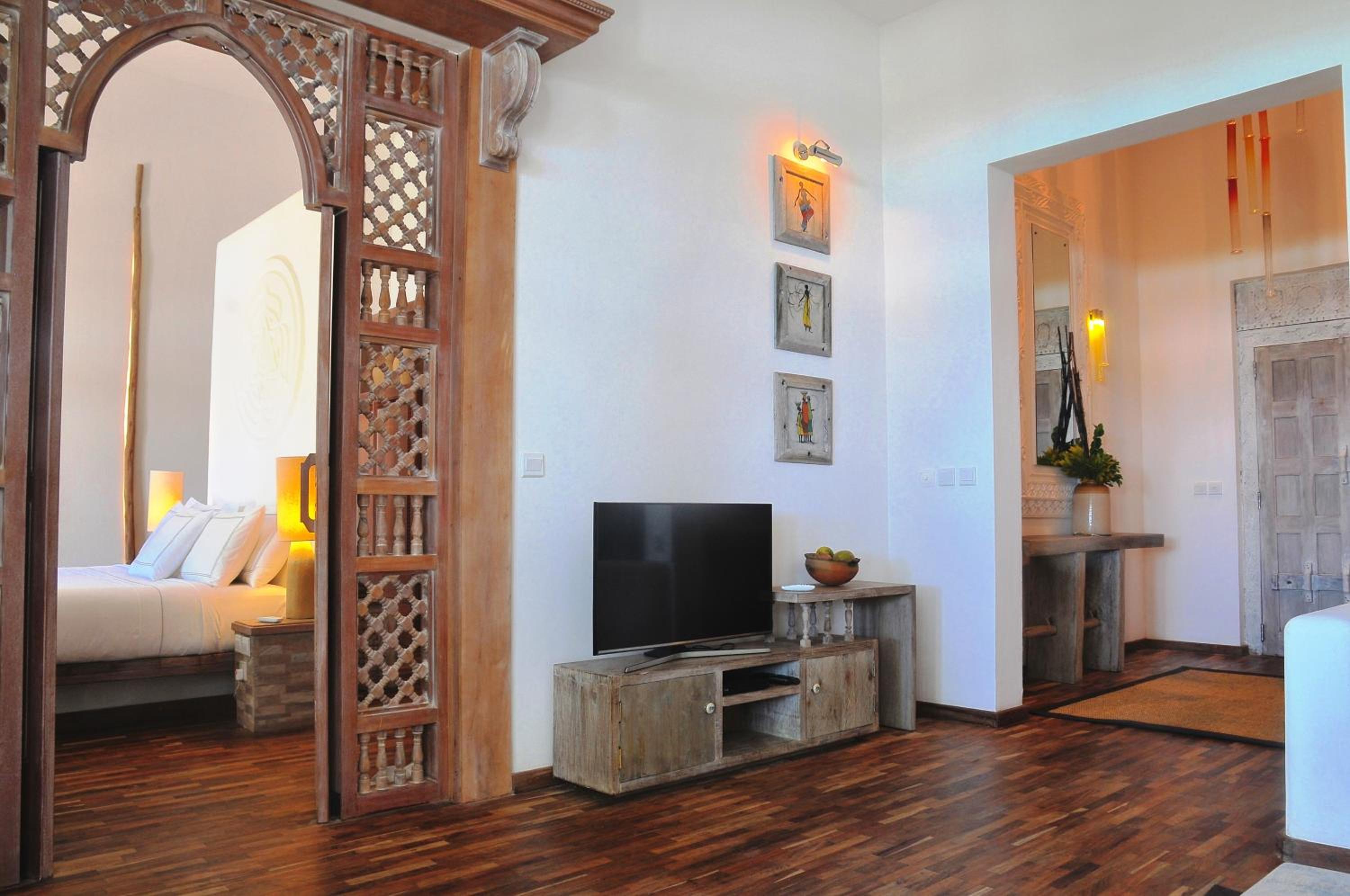 Superior Beach Villa - Photo 2