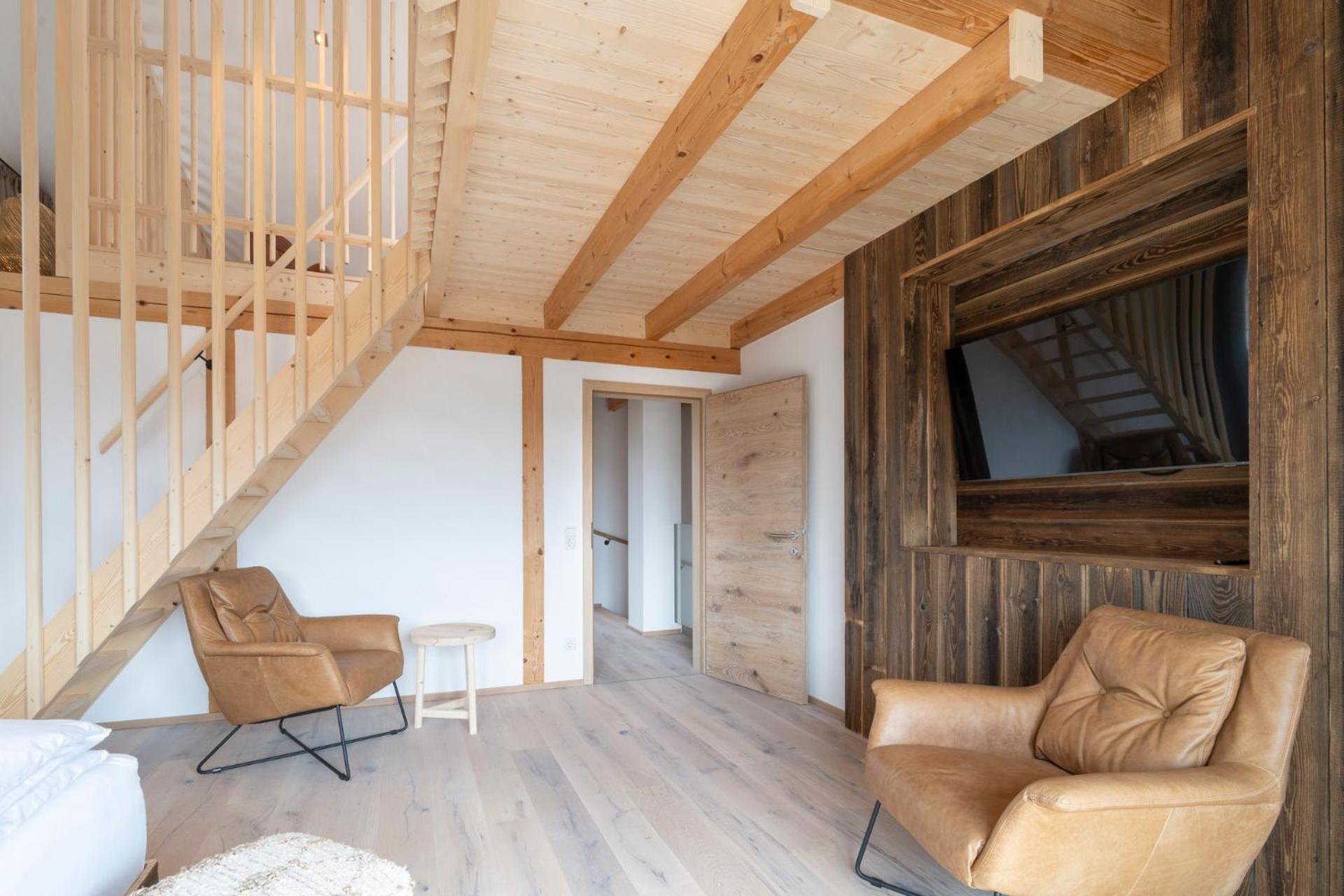 Four-Bedroom Deluxe Apartment