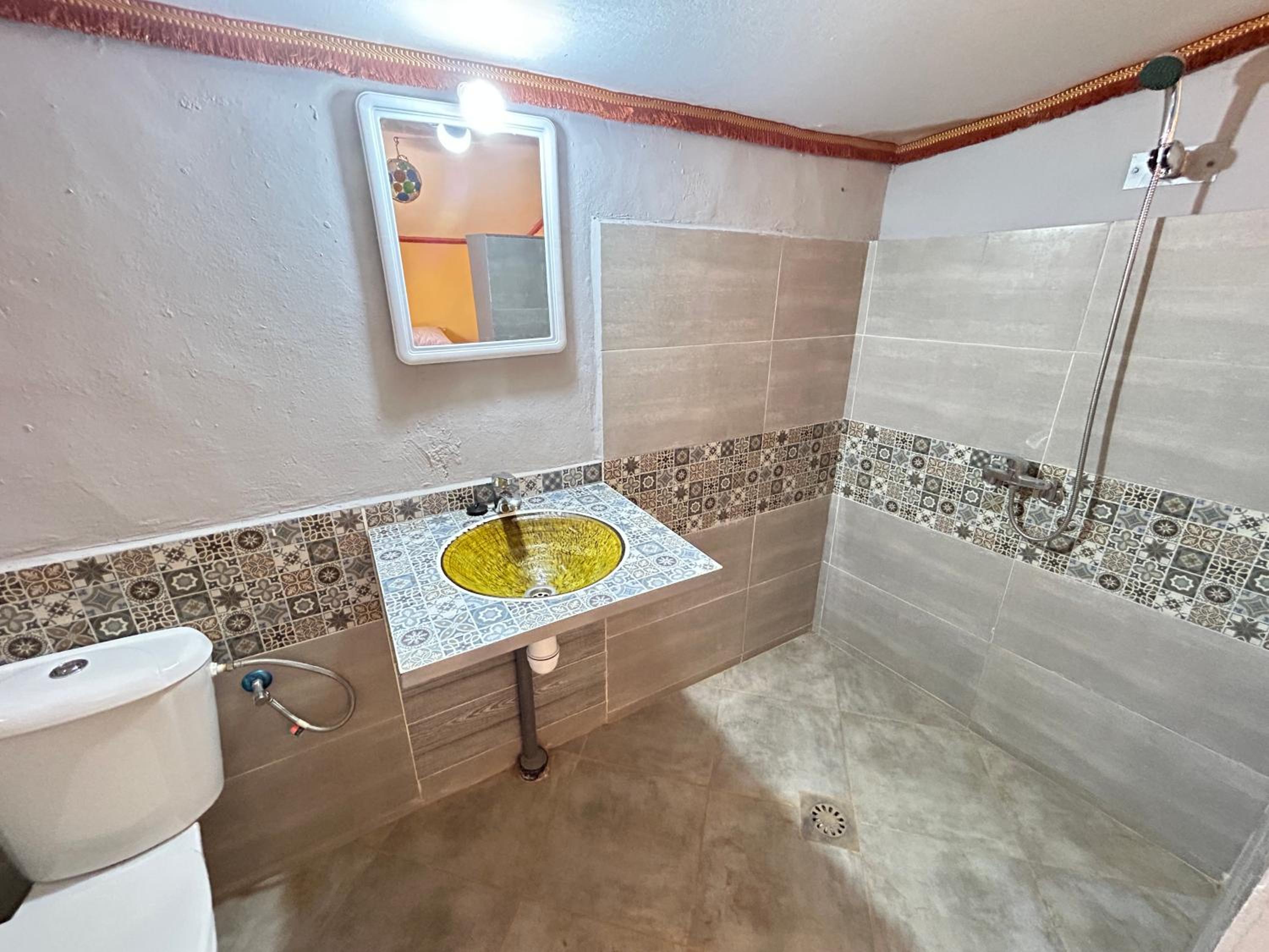 Double Room with Private Bathroom - Photo 1