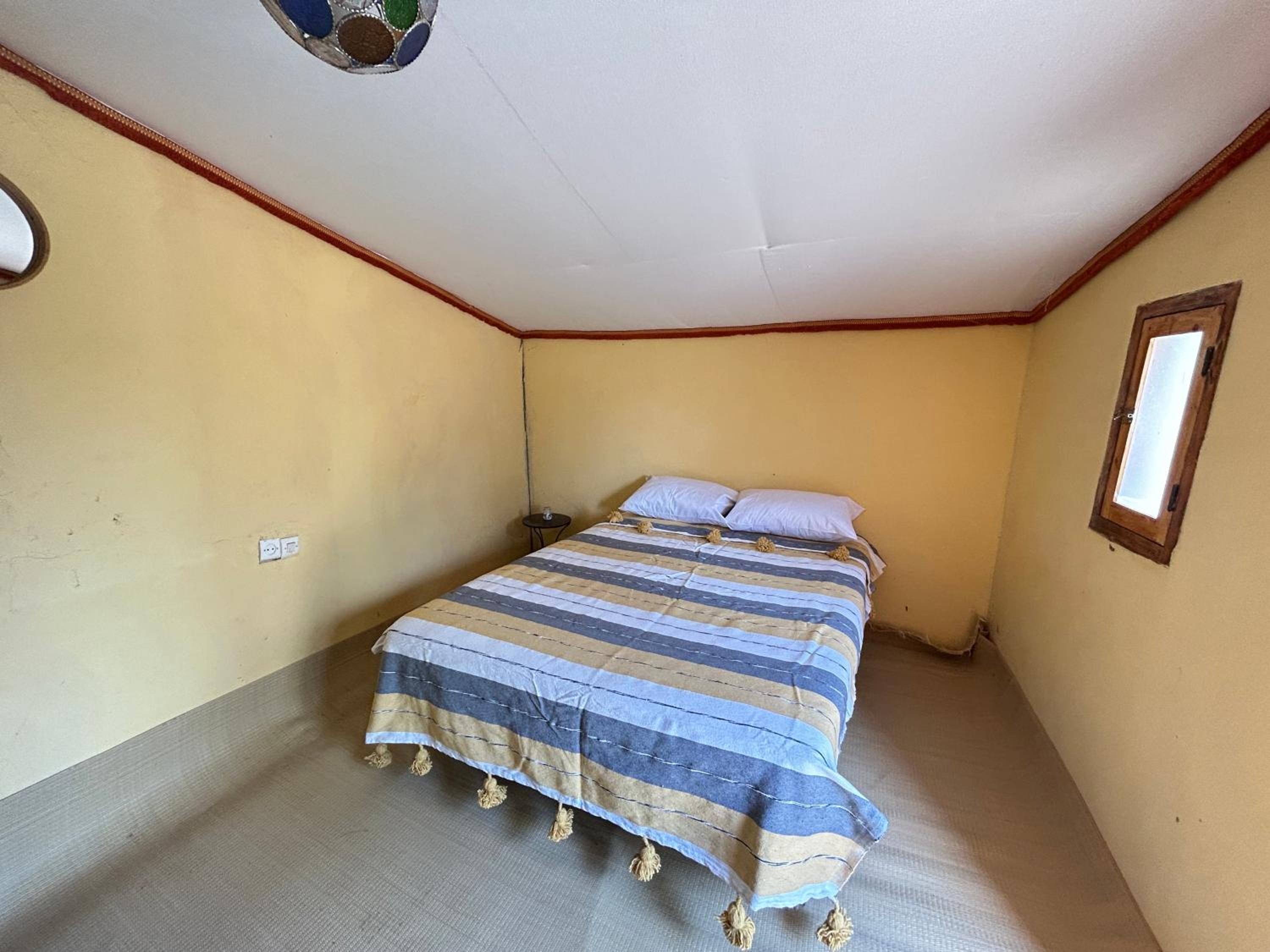 Double Room with Private Bathroom - Photo 2