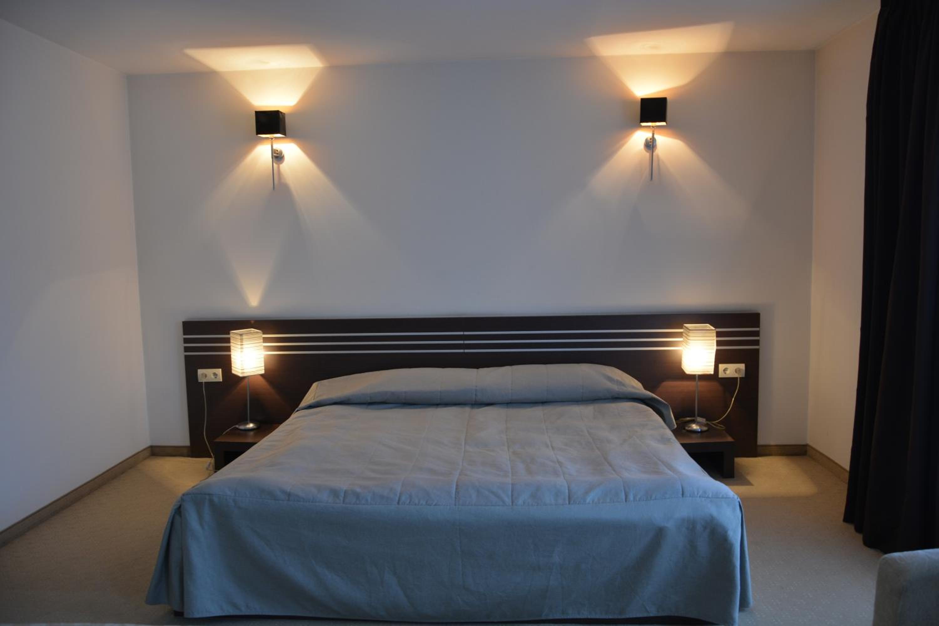 Double or Twin Room - Photo 7