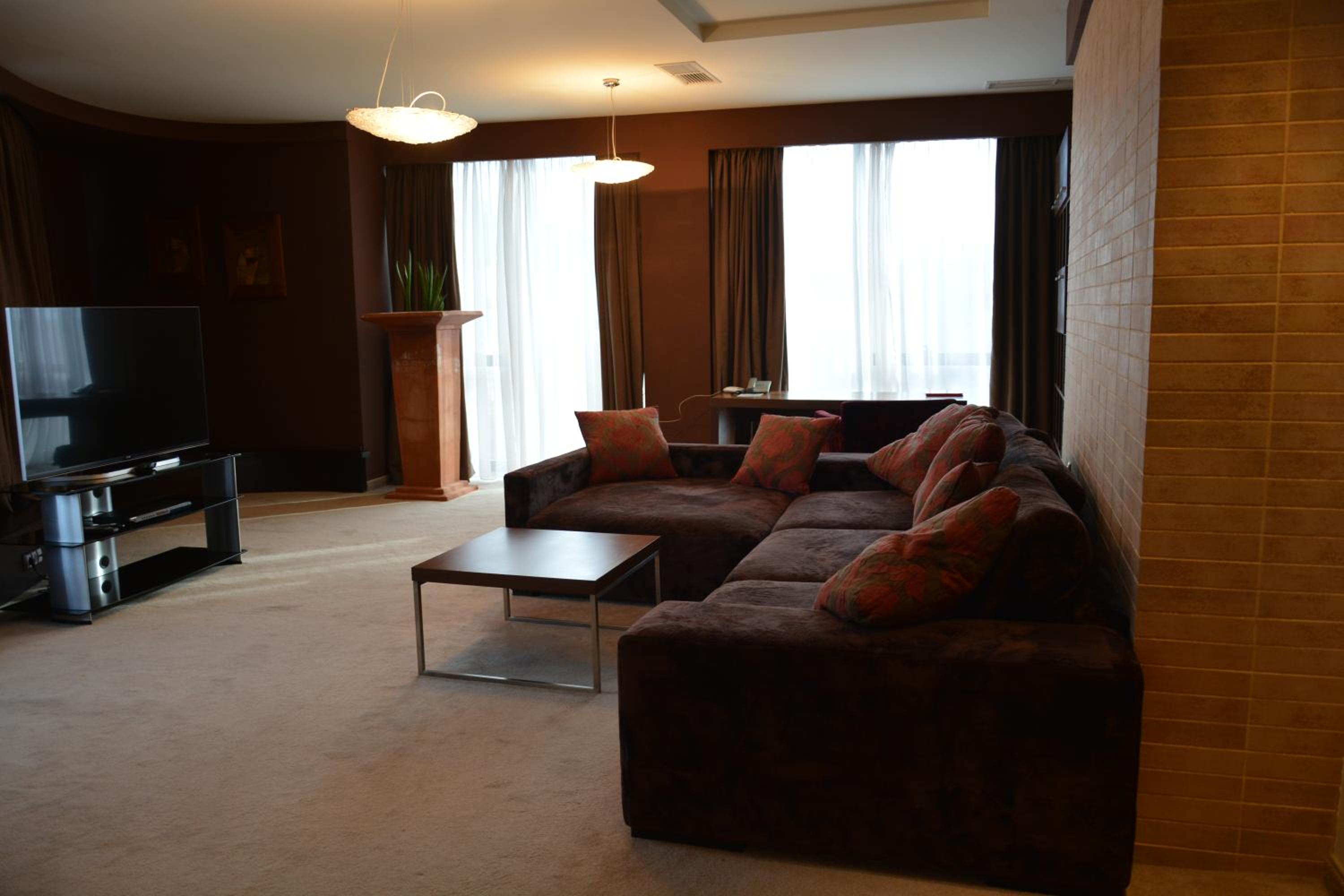 Two-Bedroom Apartment with Spa Bath - Photo 7