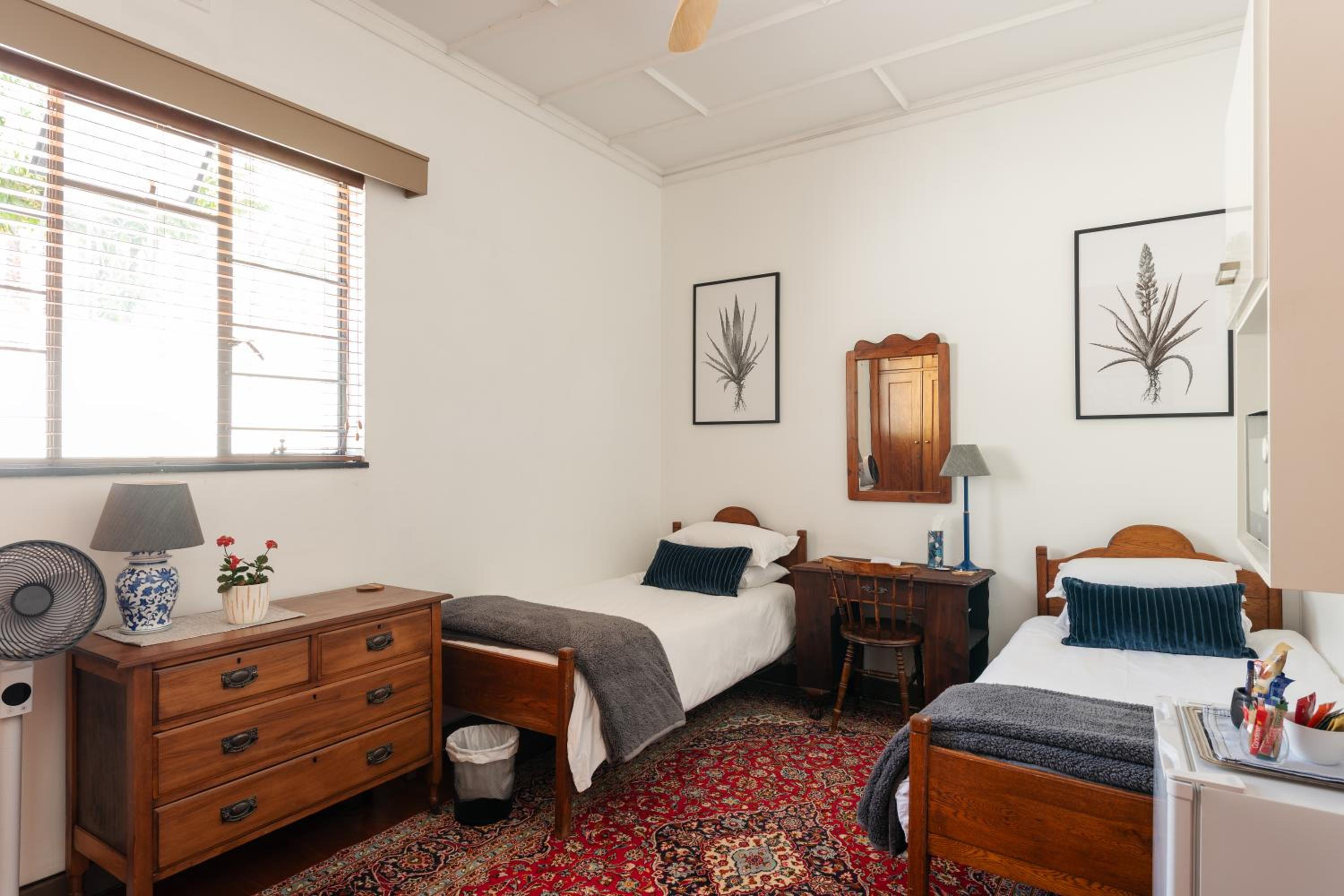 Twin Room with Bathroom photo 2