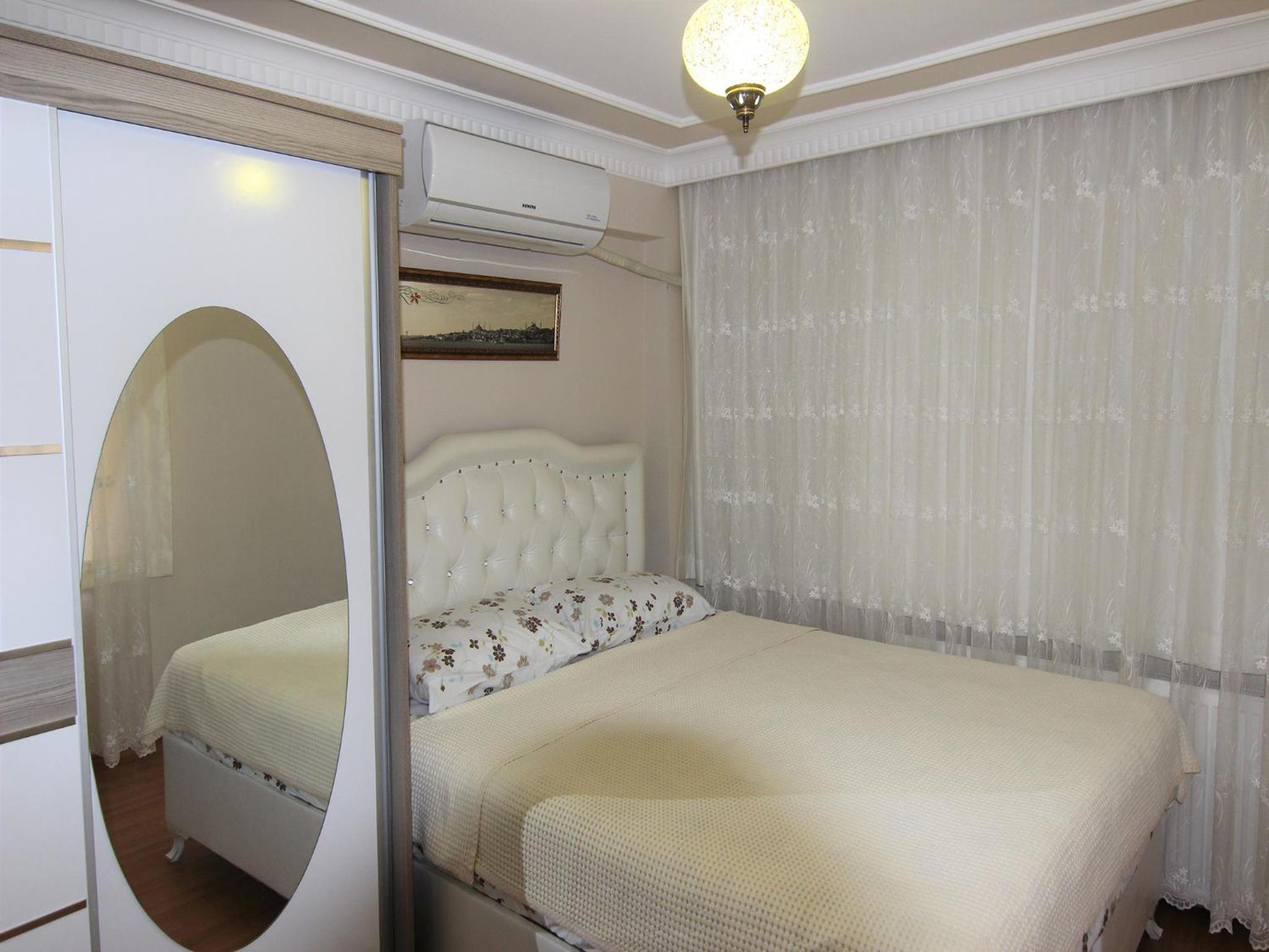 One-Bedroom Apartment with Balcony photo 2