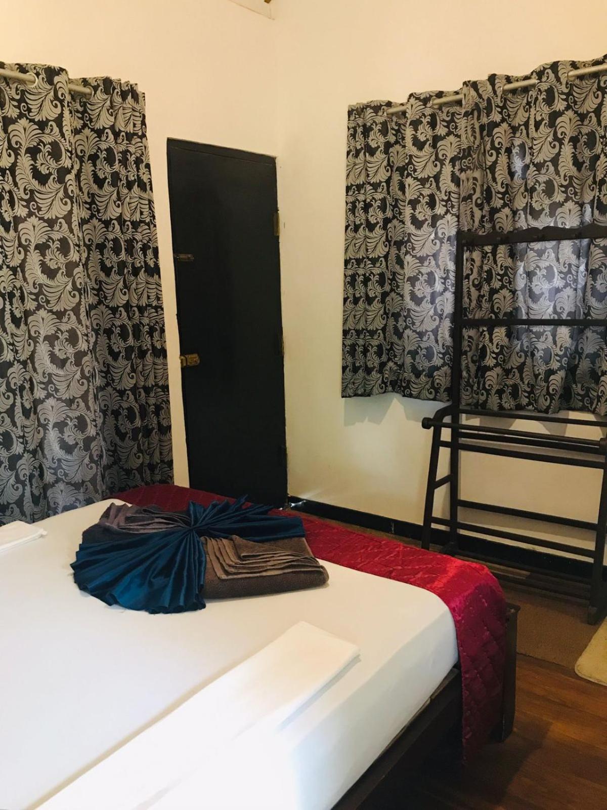 Budget Double Room photo 2