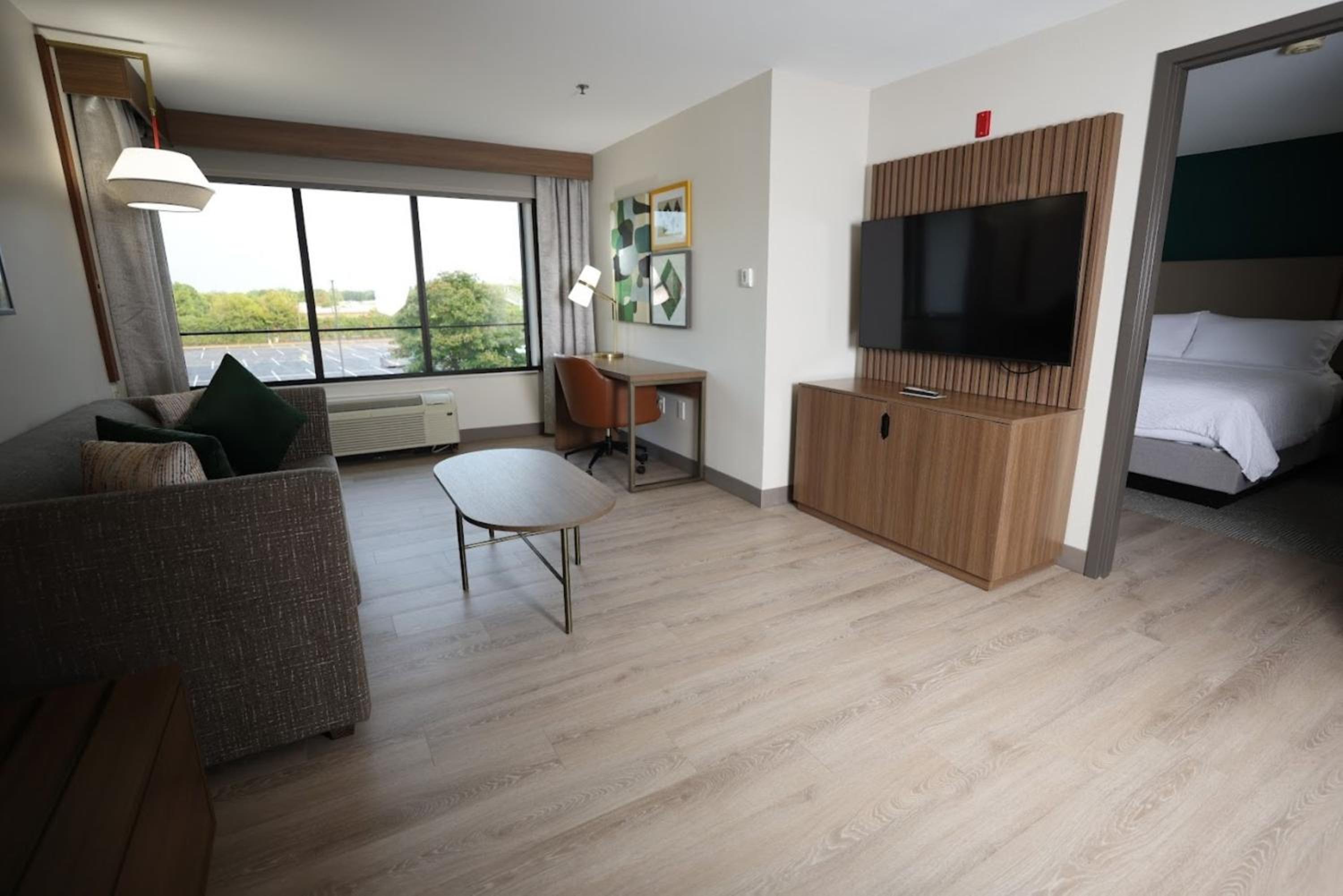 Queen Suite with Two Queen Beds photo 3