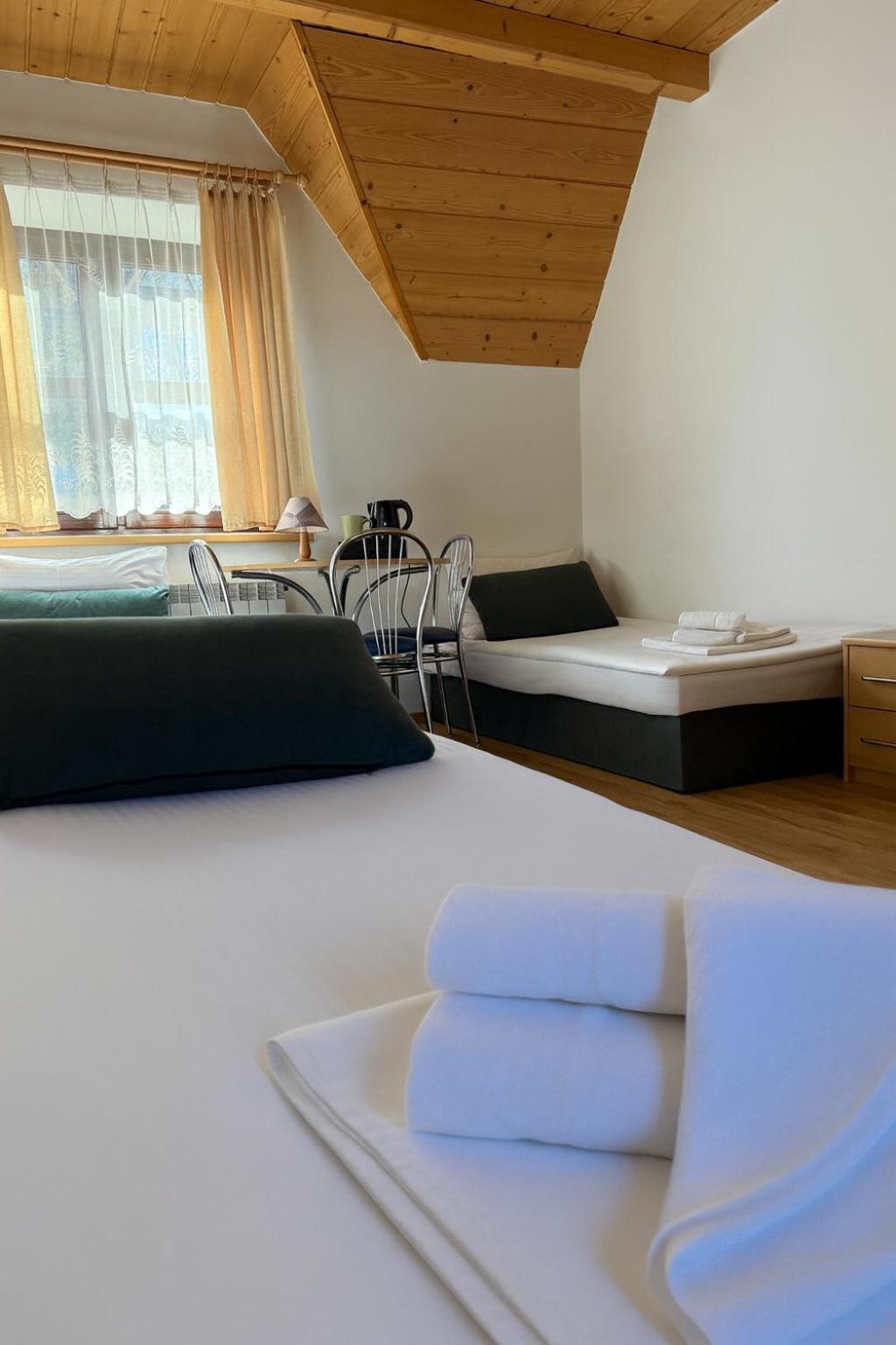 Triple Room photo 2