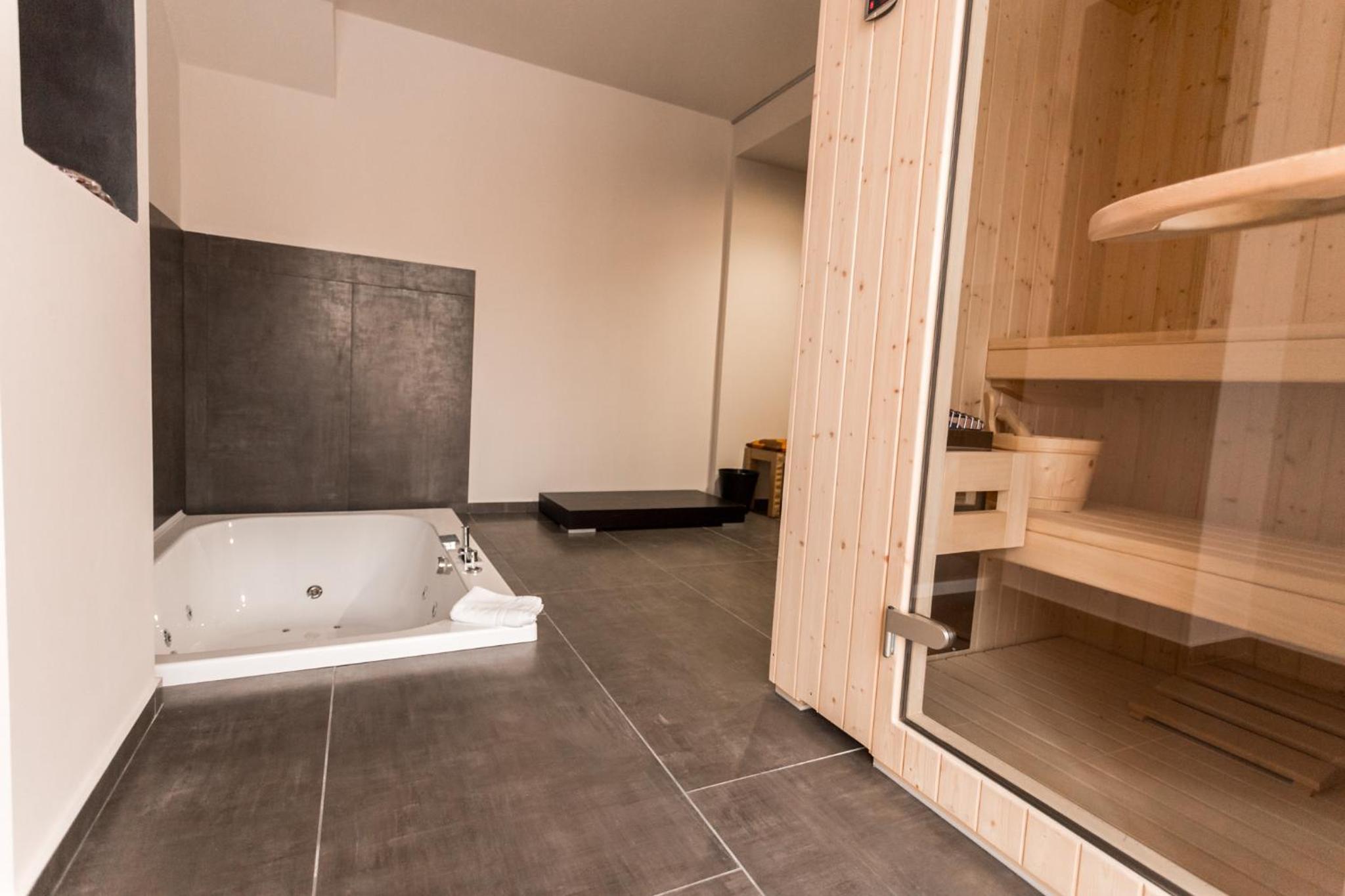 Suite with Sauna photo 2