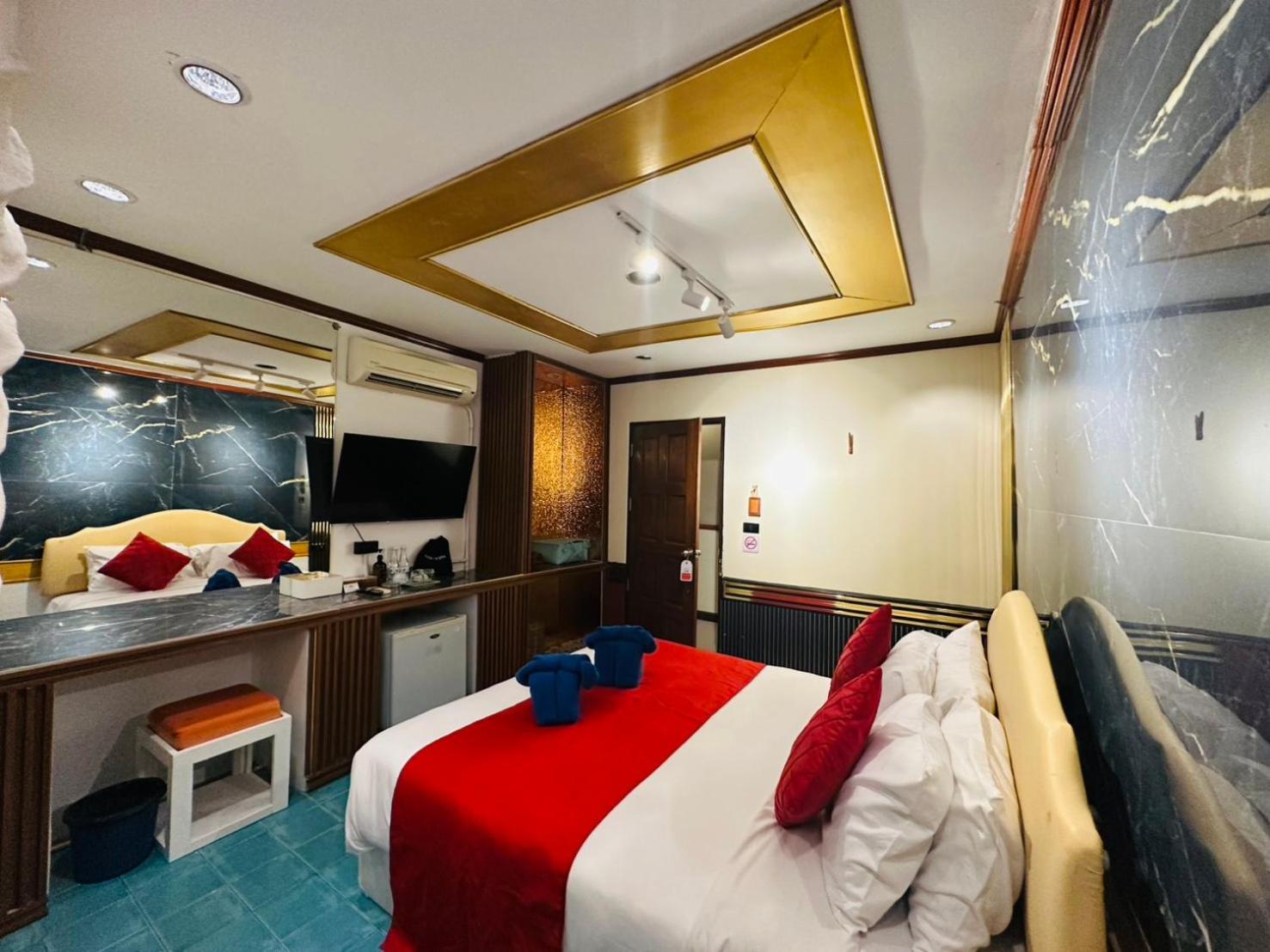 Premier Superior Sea View with King Bed