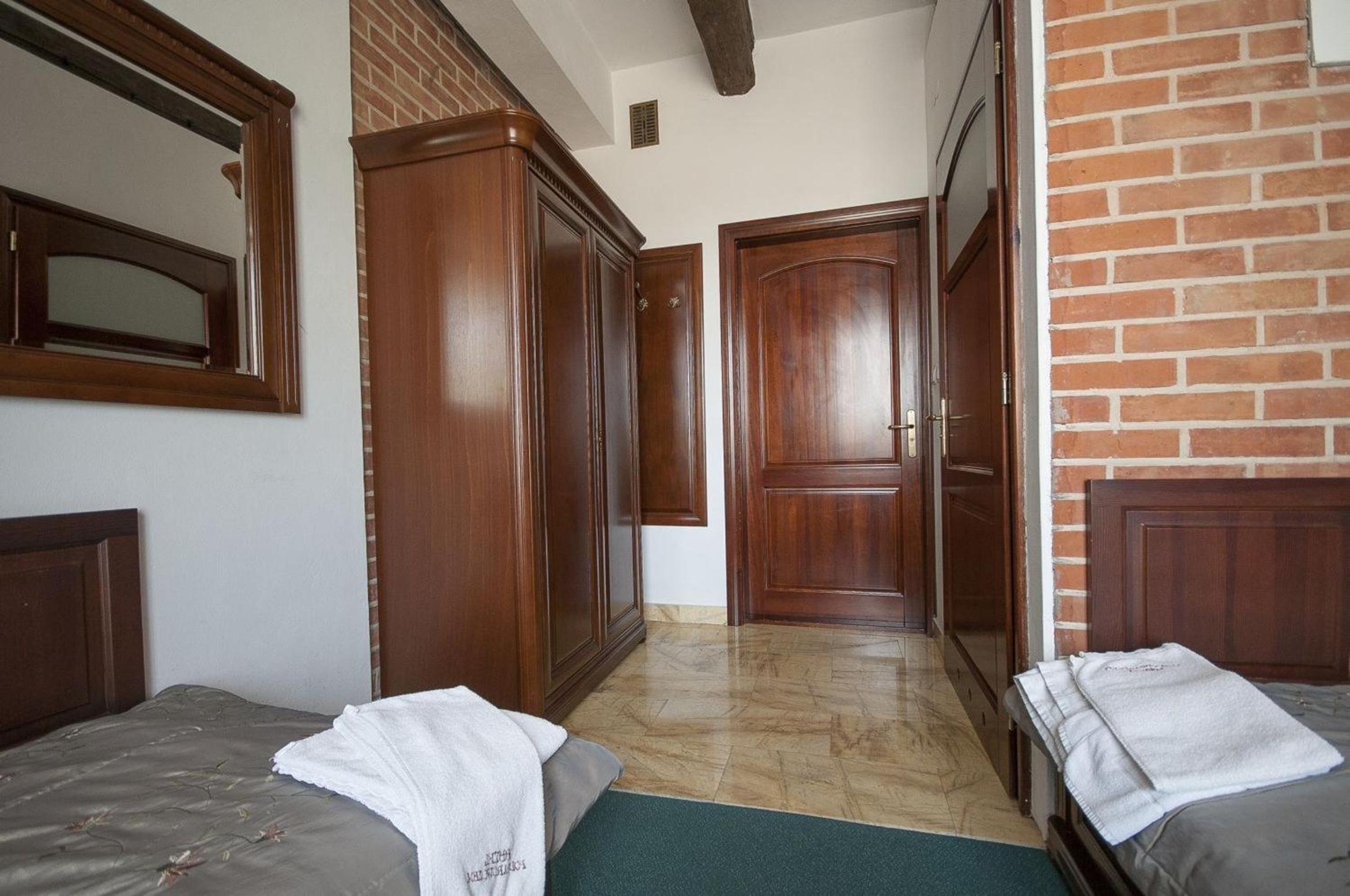 Deluxe Double Room with Two Double Beds photo 2