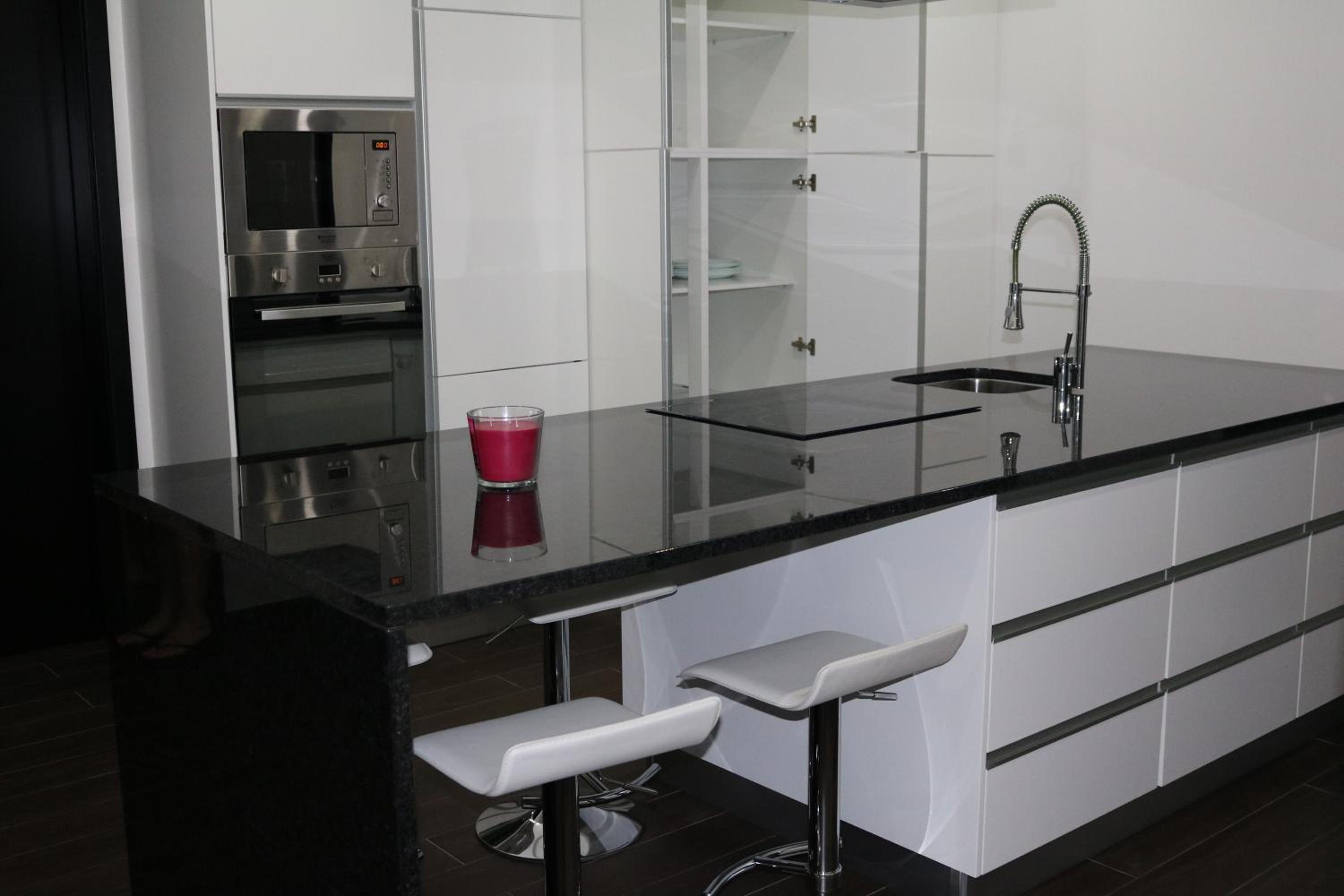 Three-Bedroom House - Photo 7