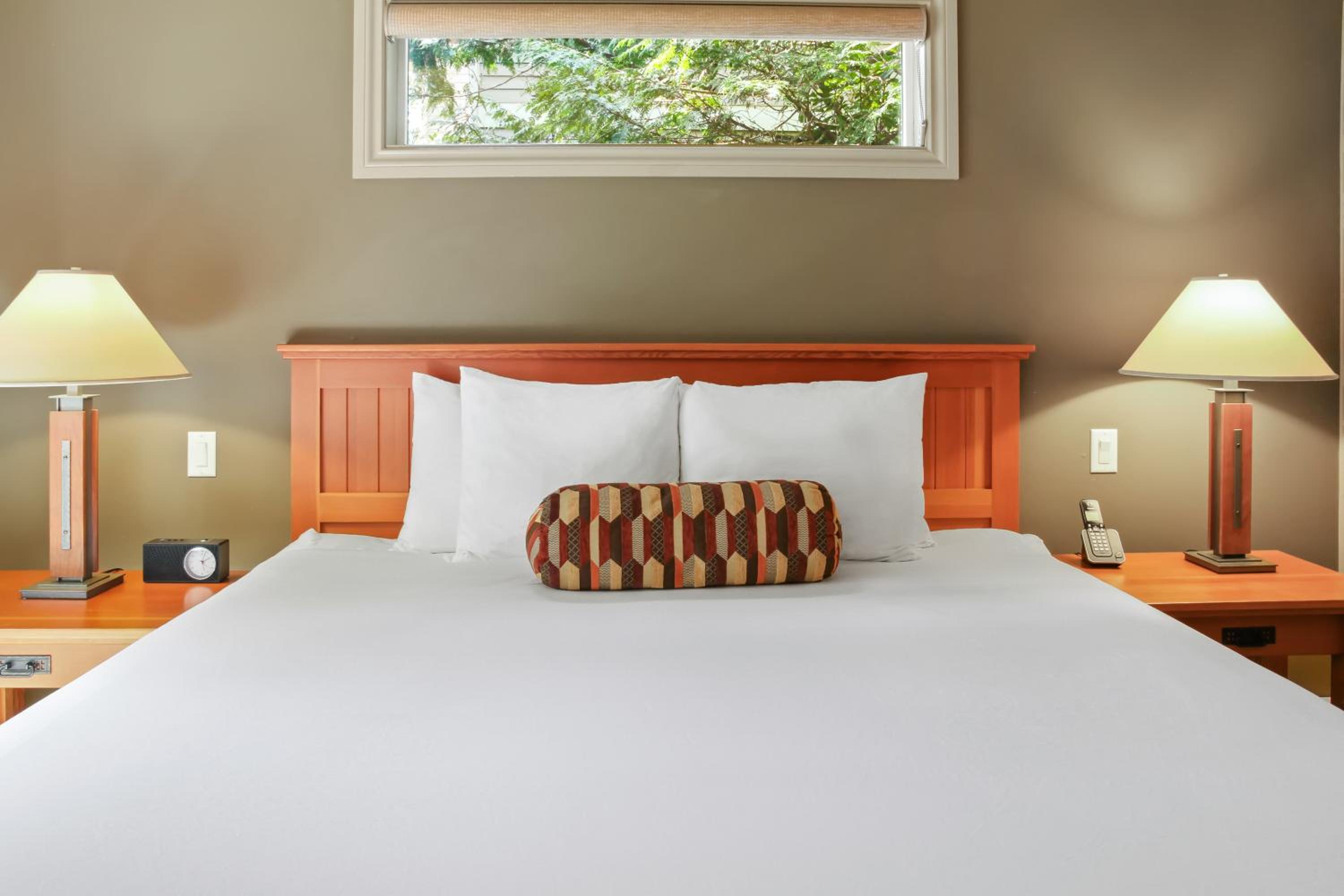 Standard King Room photo 3