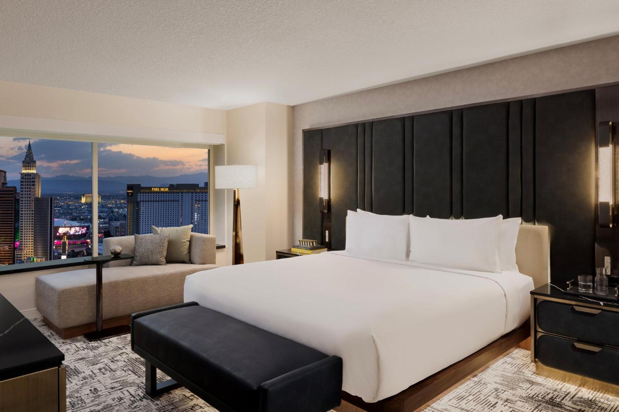 MGM Emerald One Bedroom Suite - Photo 3