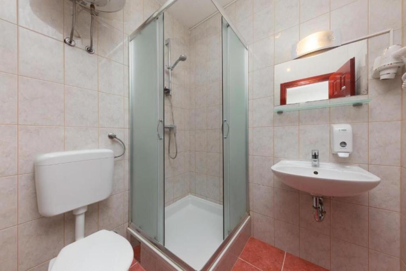 Triple Room with Terrace photo 1