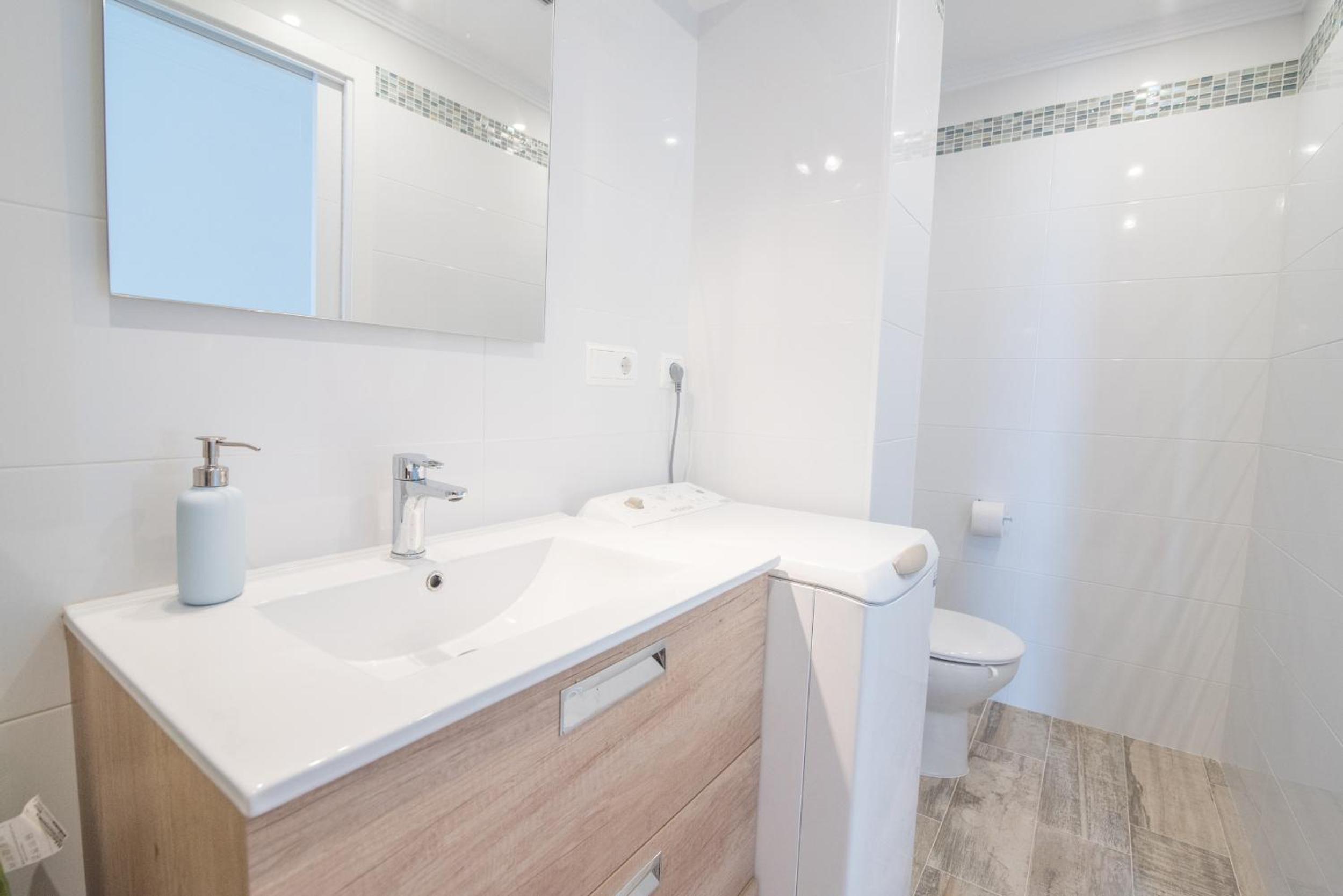 Two-Bedroom Apartment with terrace and partial Sea View - third Floor photo 3