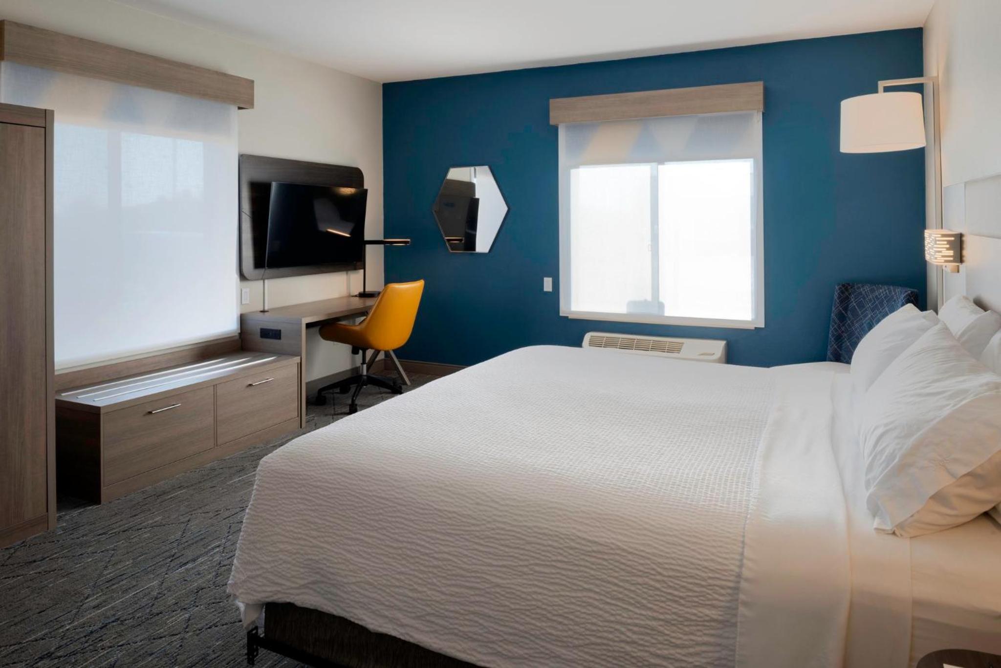 King Room - Mobility Access/Hearing Accessible photo 3