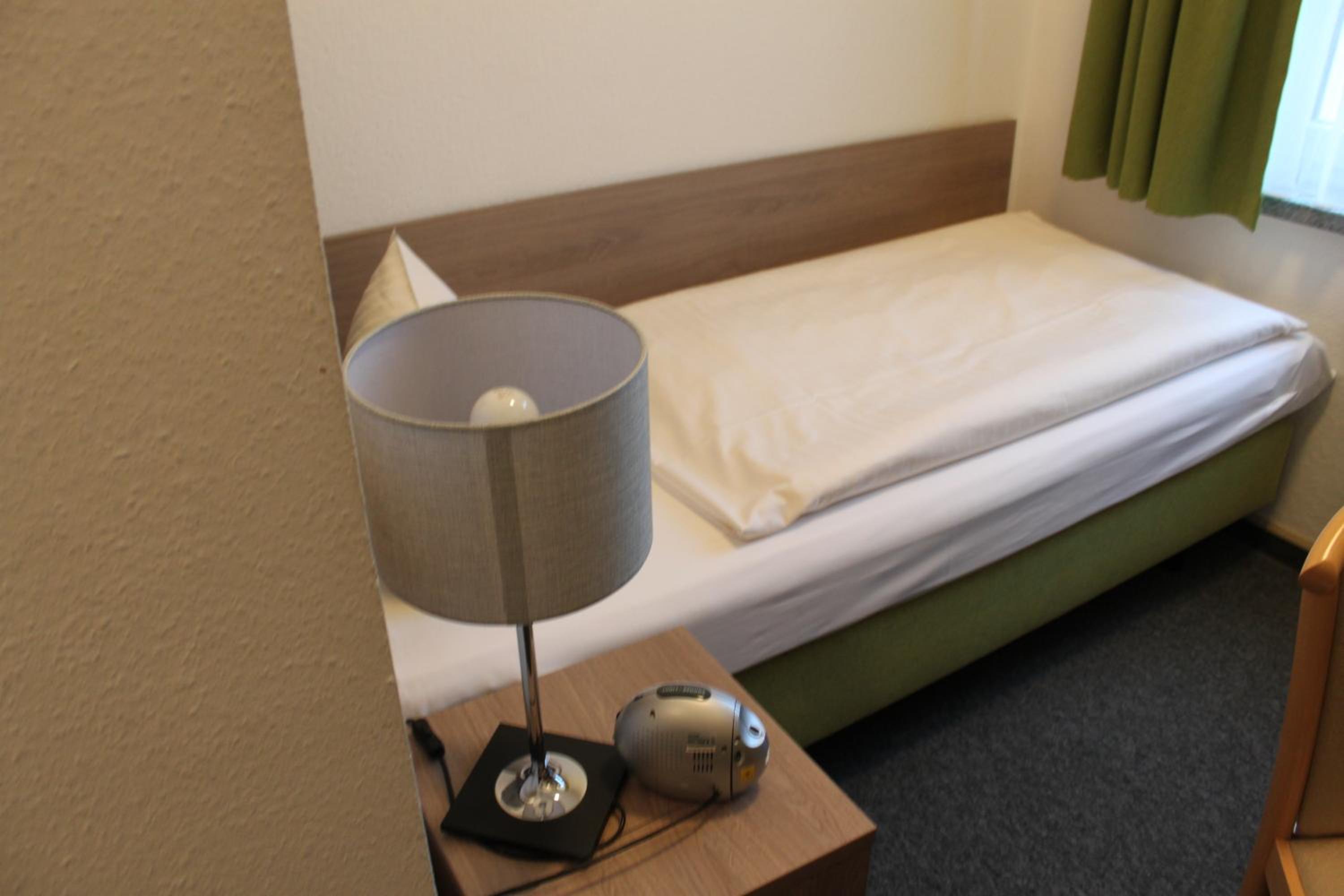 Small Single Room photo 1
