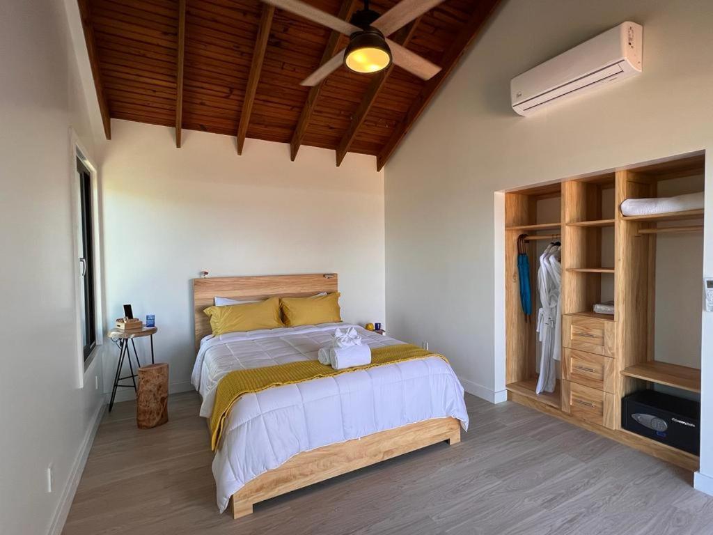 Deluxe Suite with Sea View photo 3