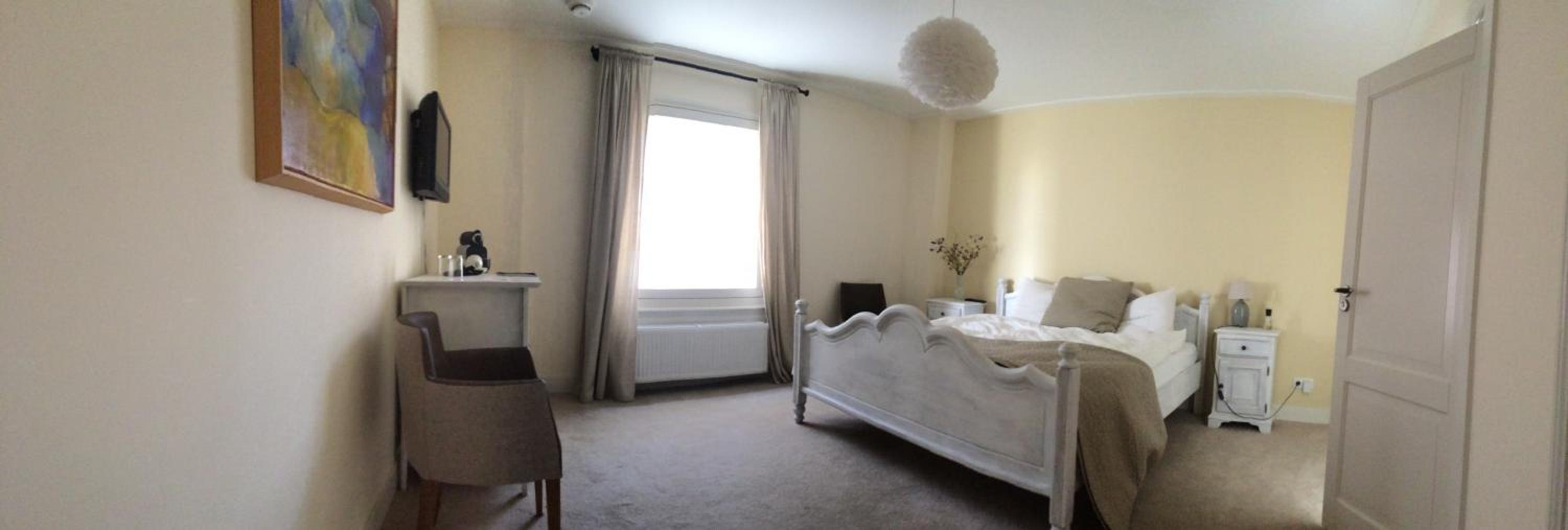 Double Room with Private Bathroom photo 3