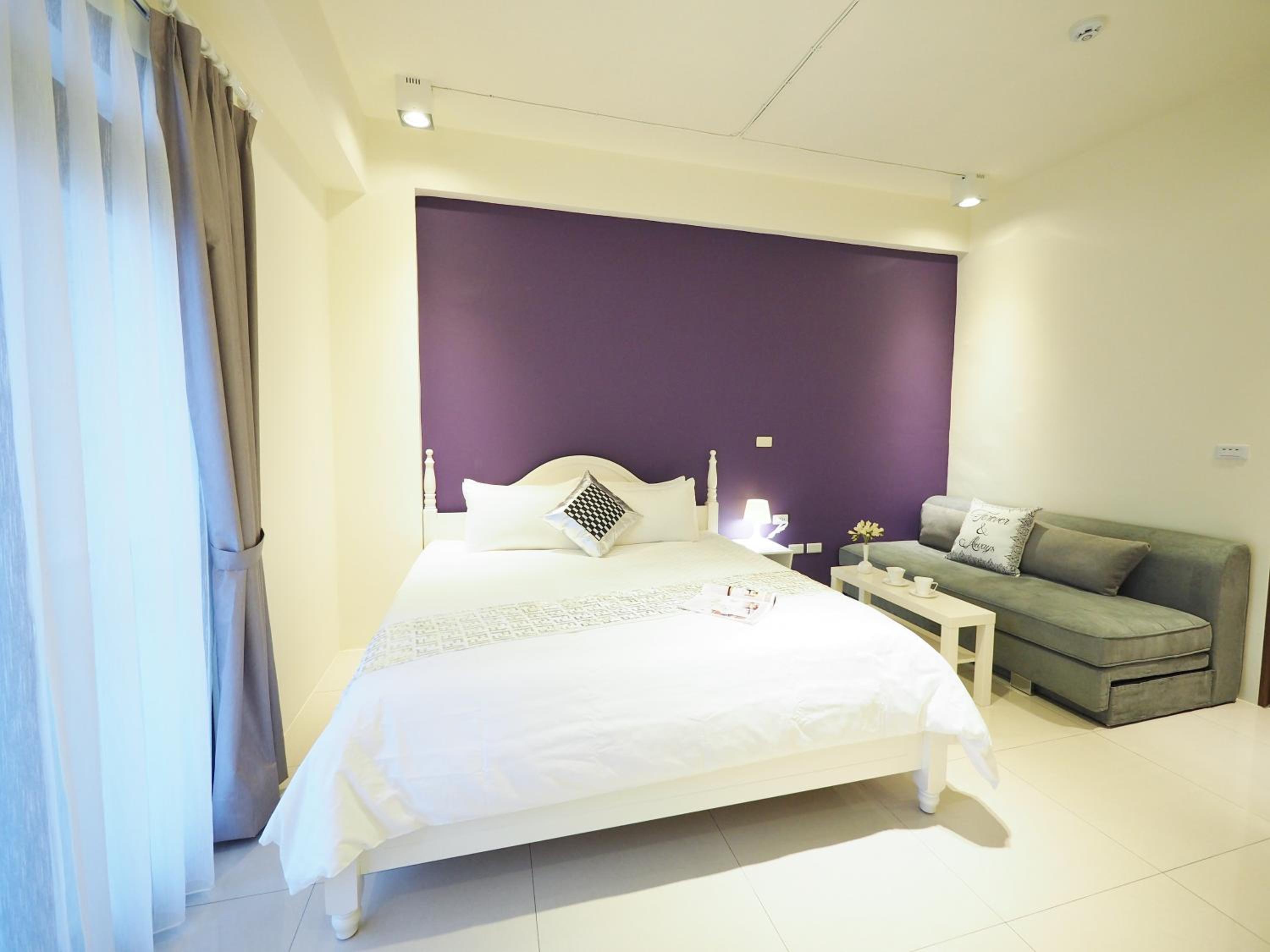 Queen Room with Balcony photo 2
