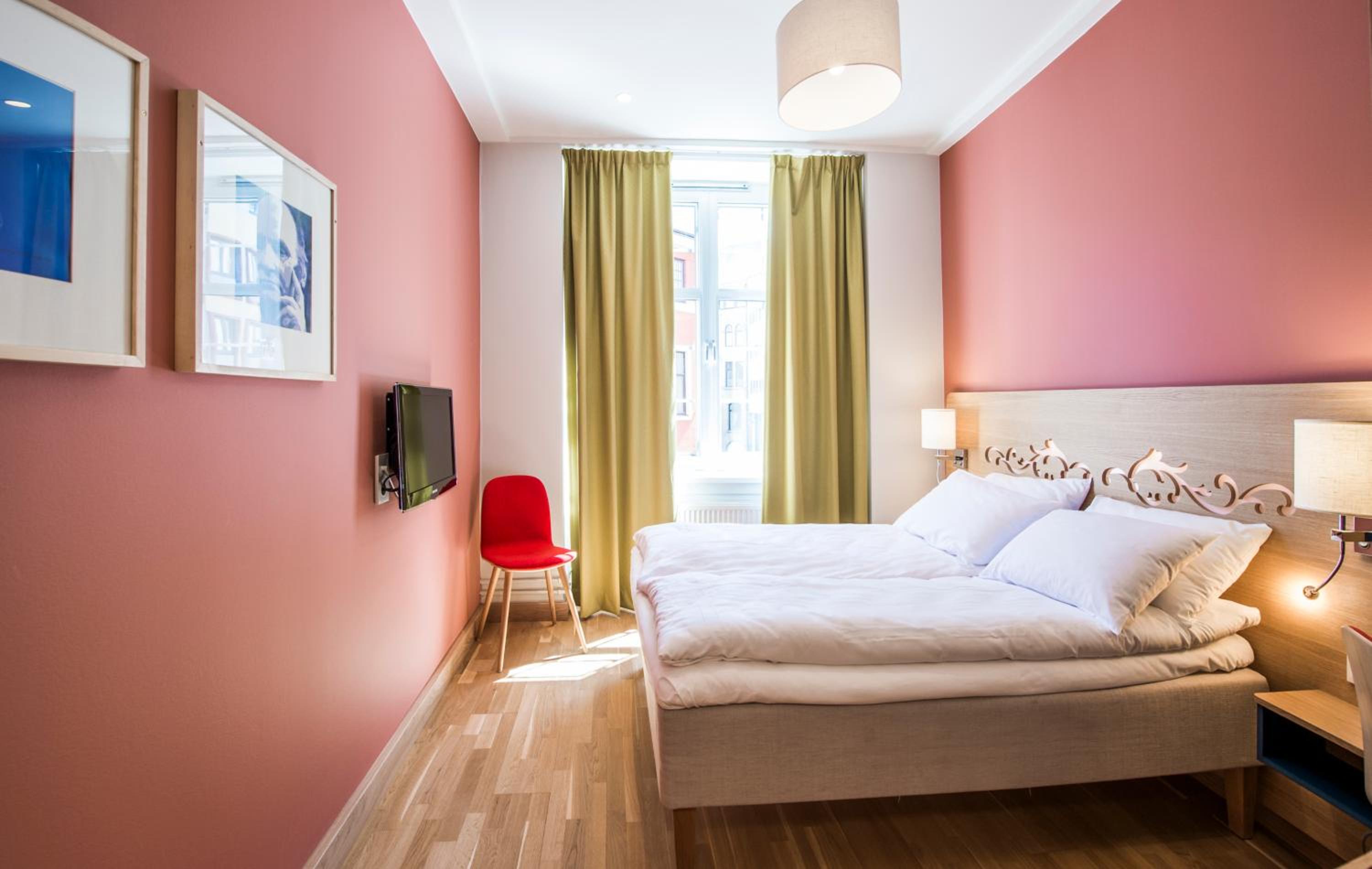 Standard Double Room - Photo 2