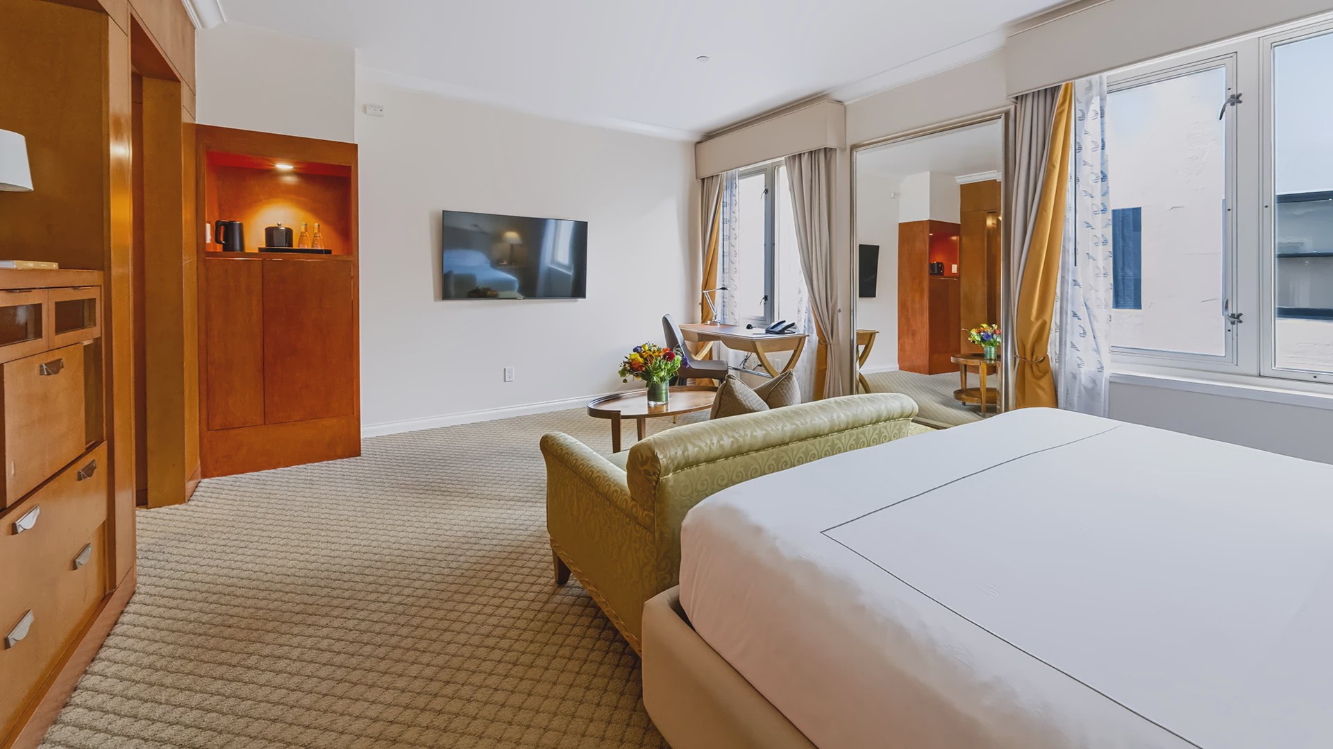 Deluxe King Room