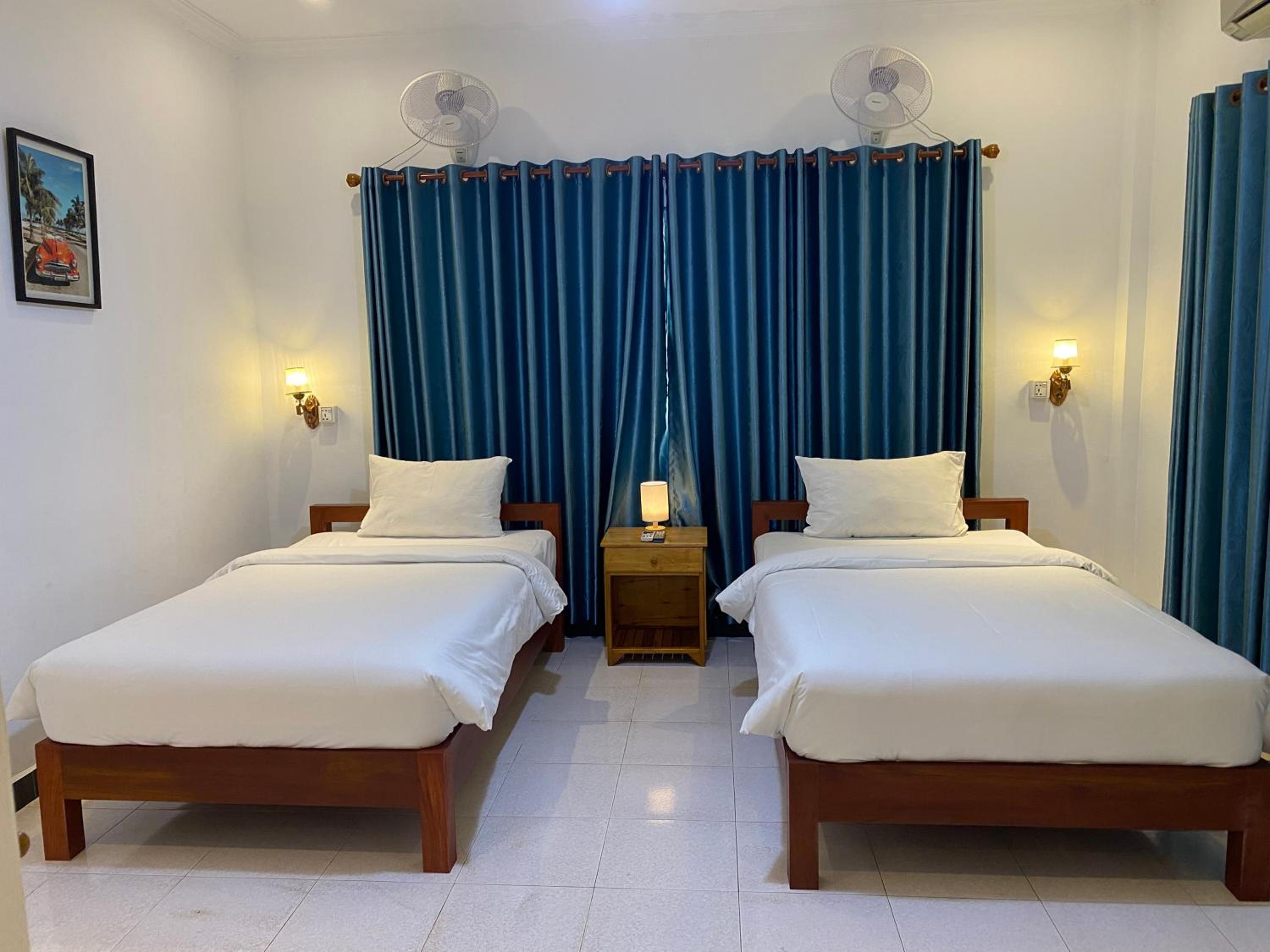 Standard Twin Room - Photo 2