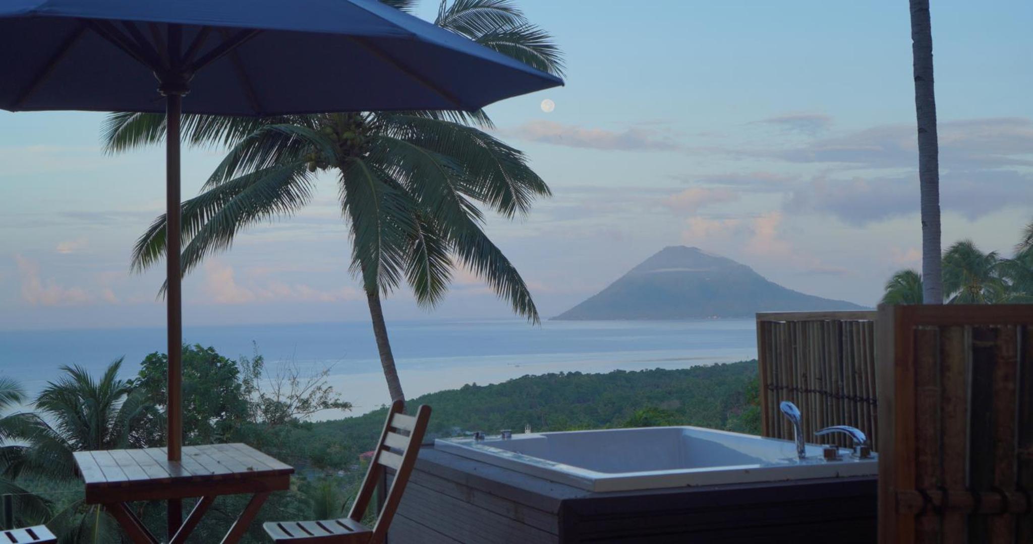 Deluxe Hot Tub With Best View - Photo 3