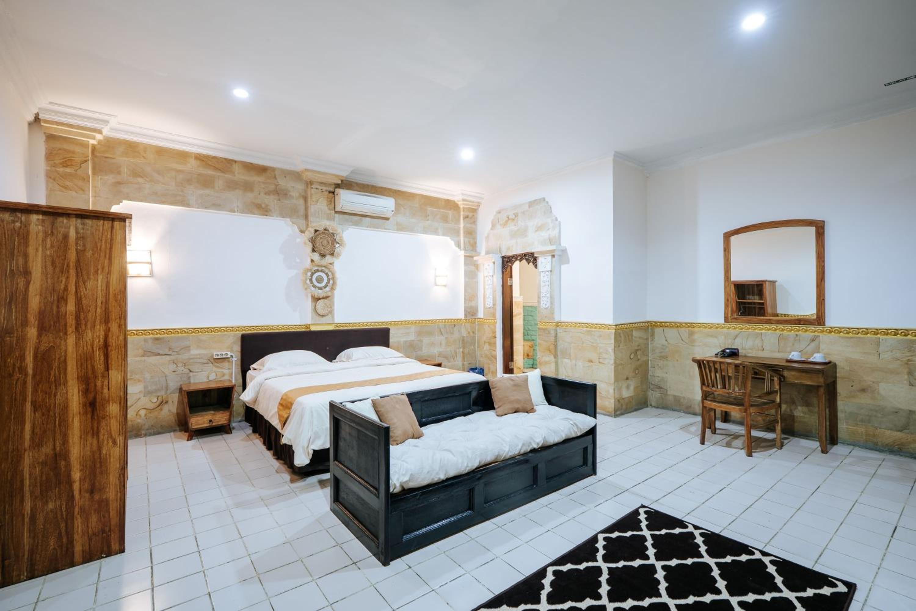 Suite with Pool View