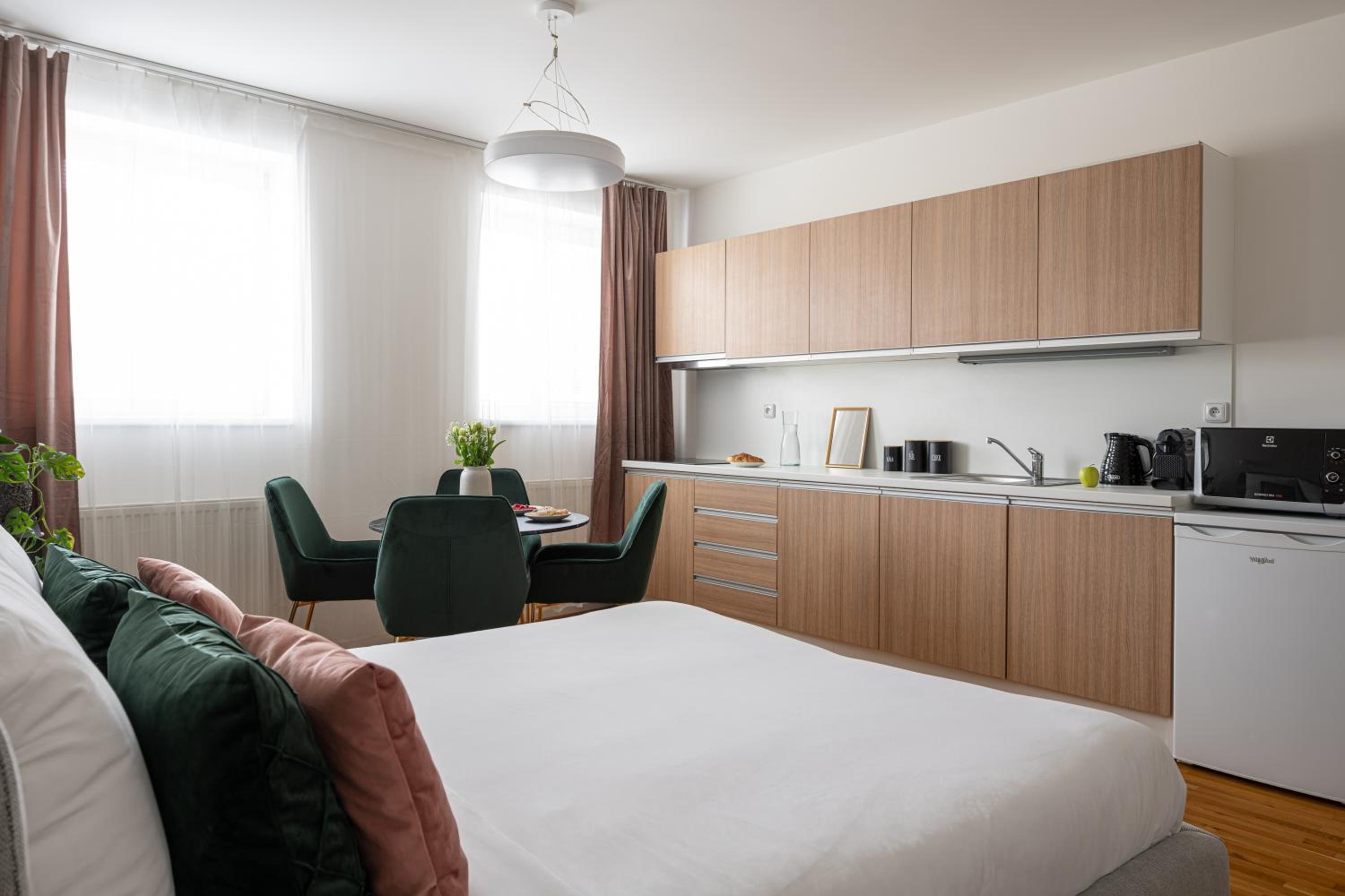 Deluxe Apartment