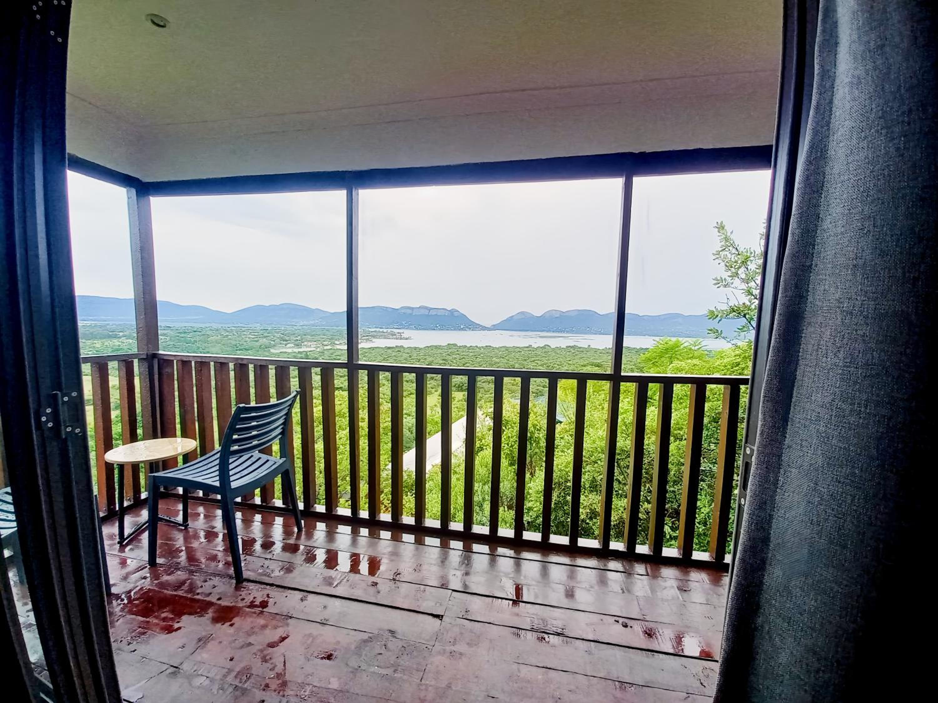 Deluxe Double Room with Balcony - Photo 5