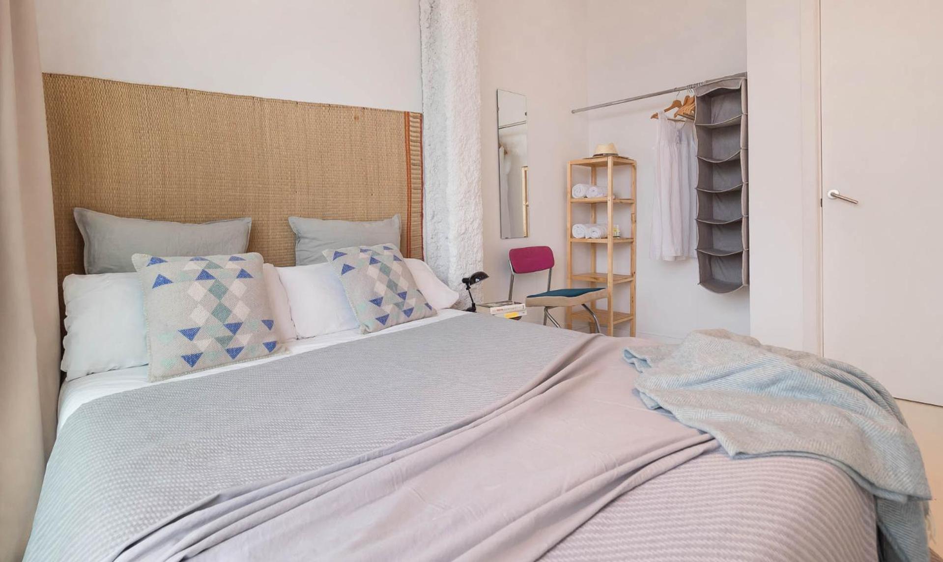 Three-Bedroom Apartment with Balcony photo 2