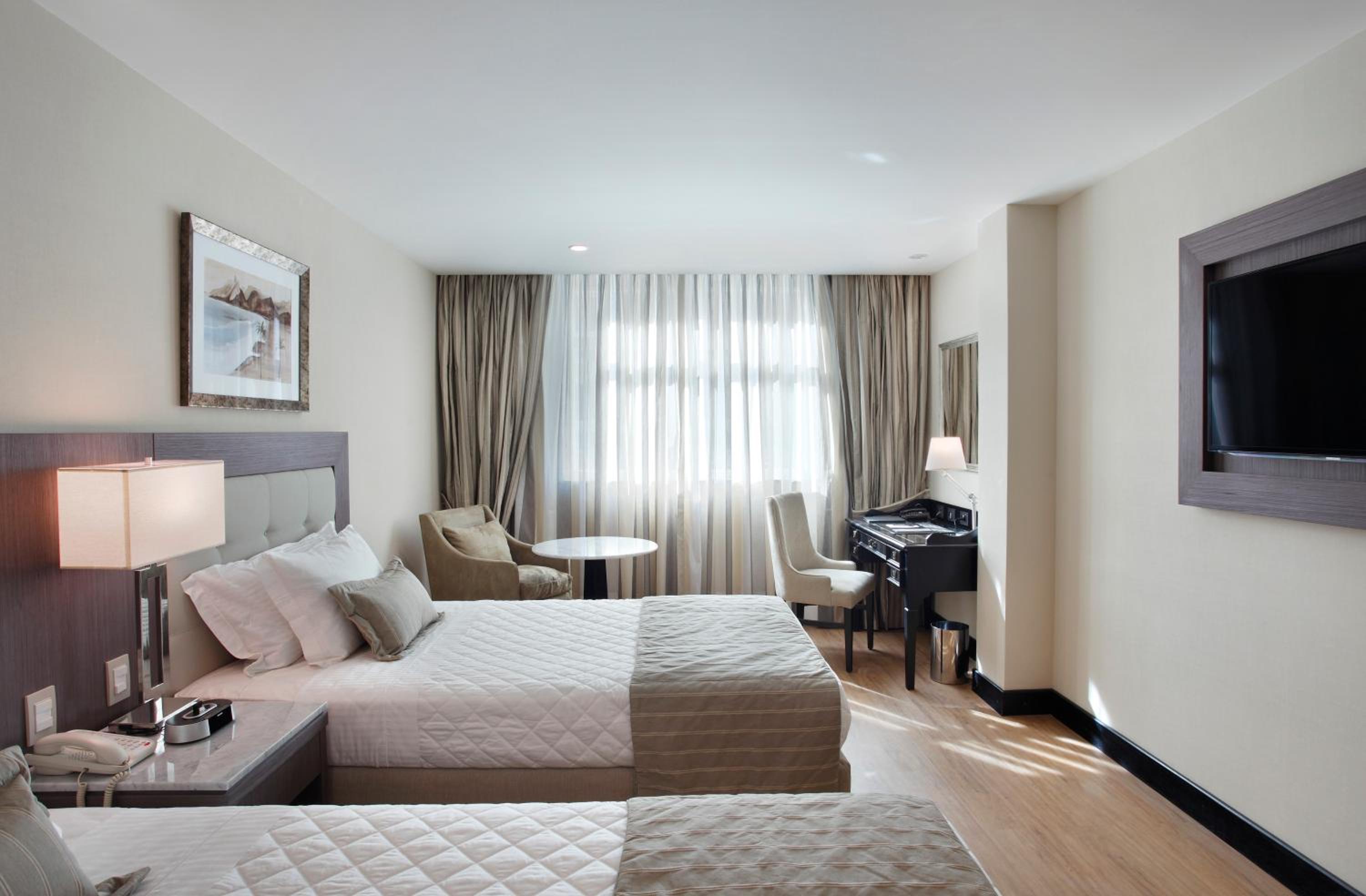 Superior Twin Room with Partial Ocean View