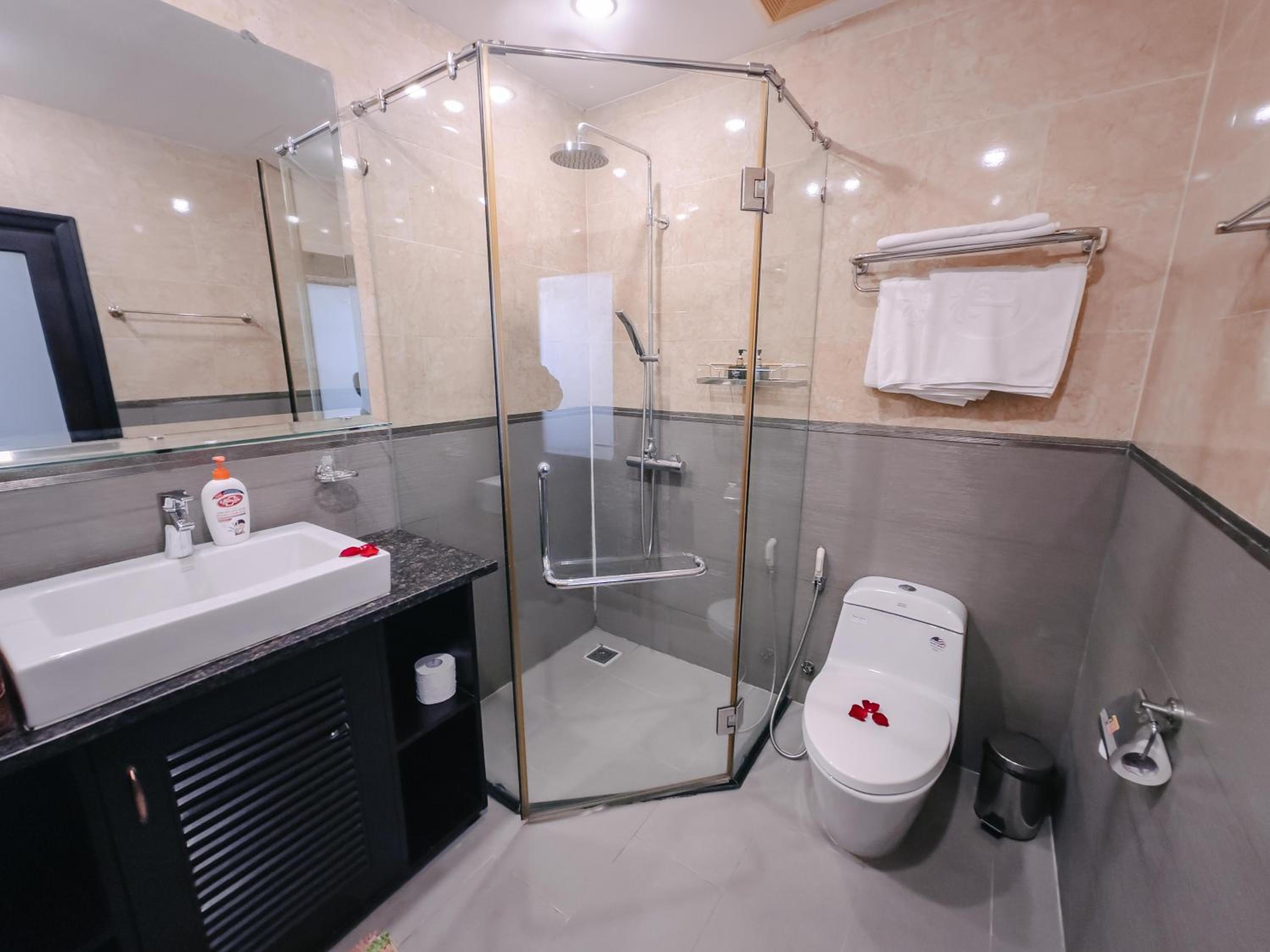 Two-Bedroom Apartment - Photo 11