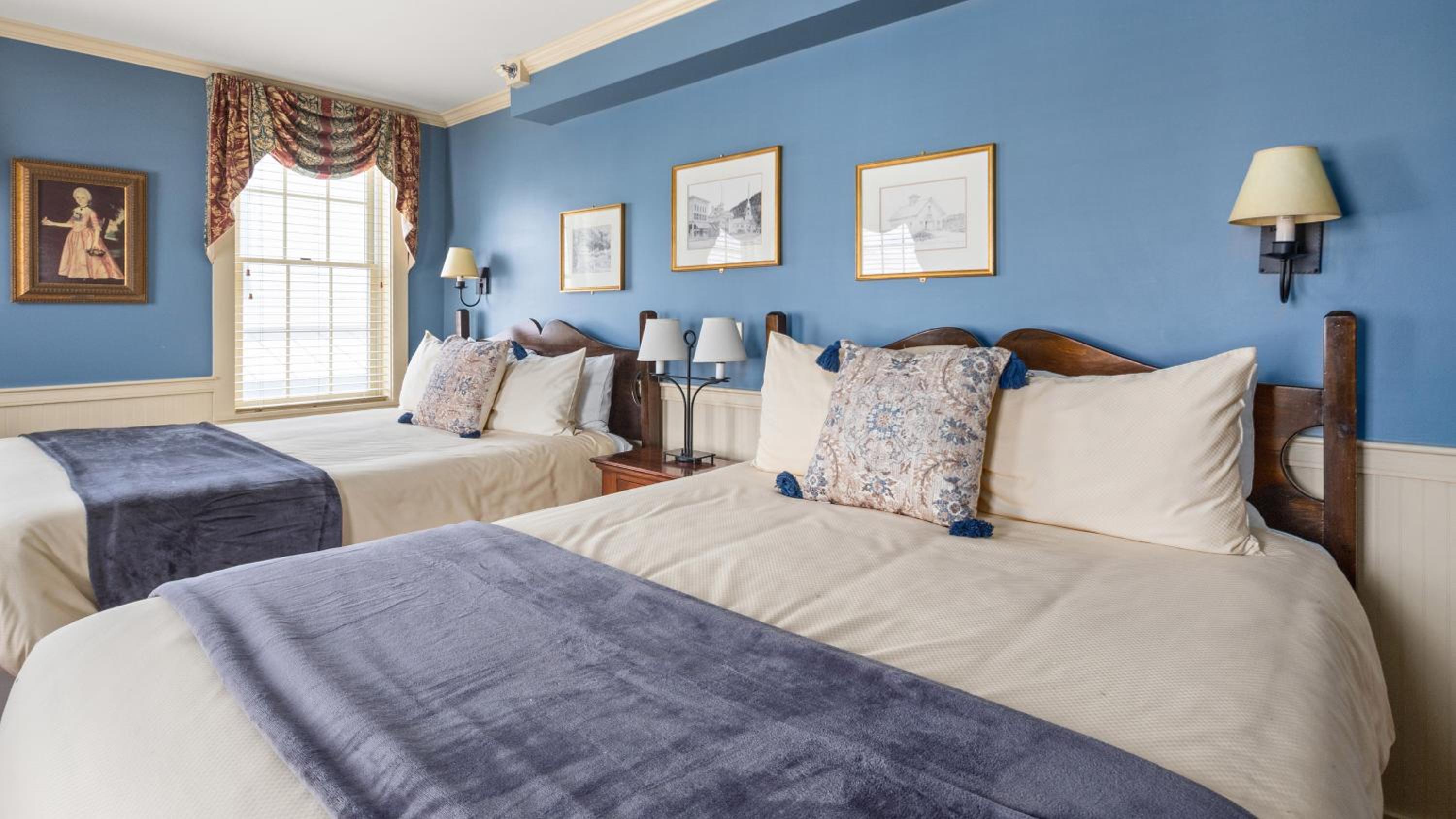 Classic room with 2 queen beds