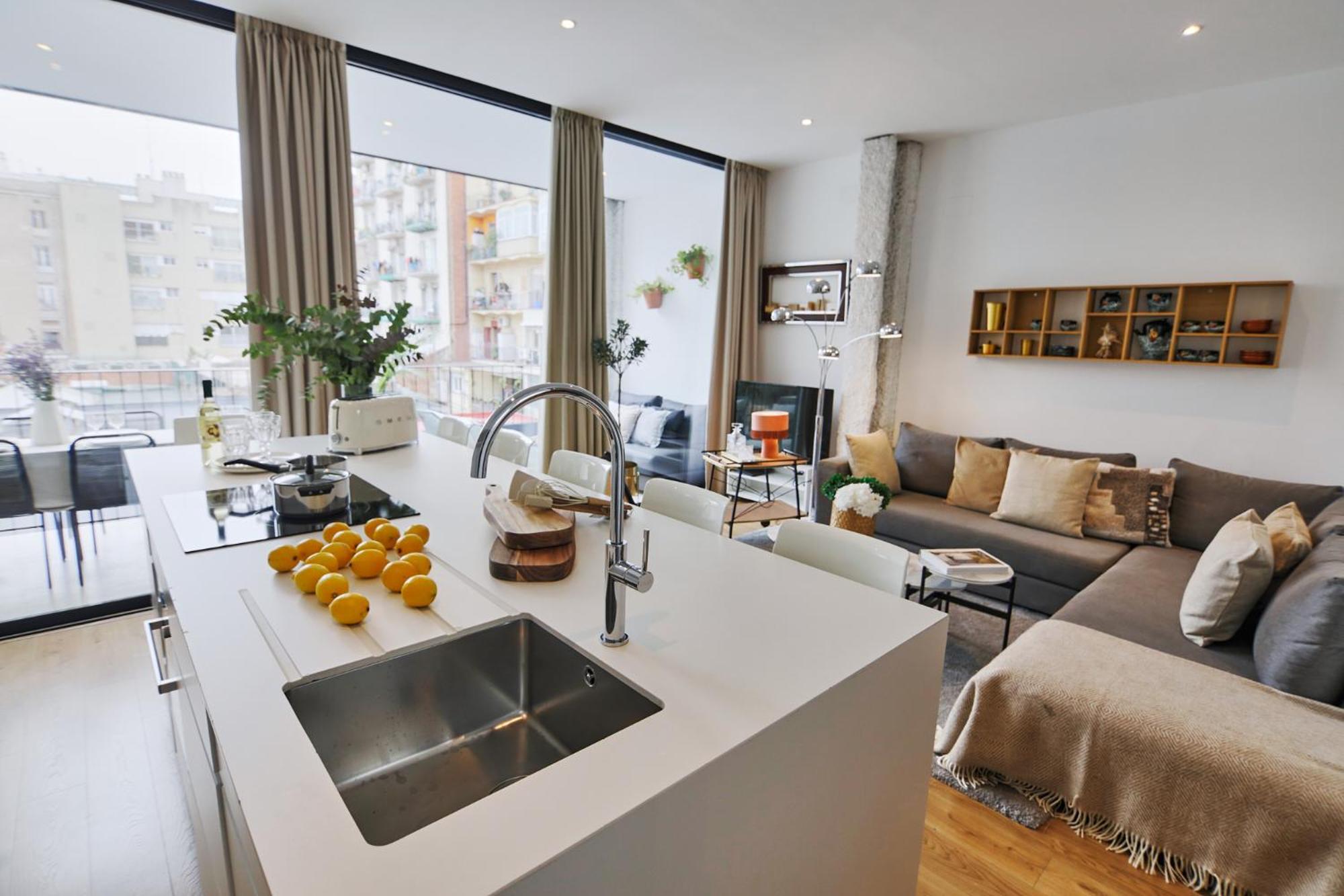 Three-Bedroom Premium Apartment with Balcony photo 3
