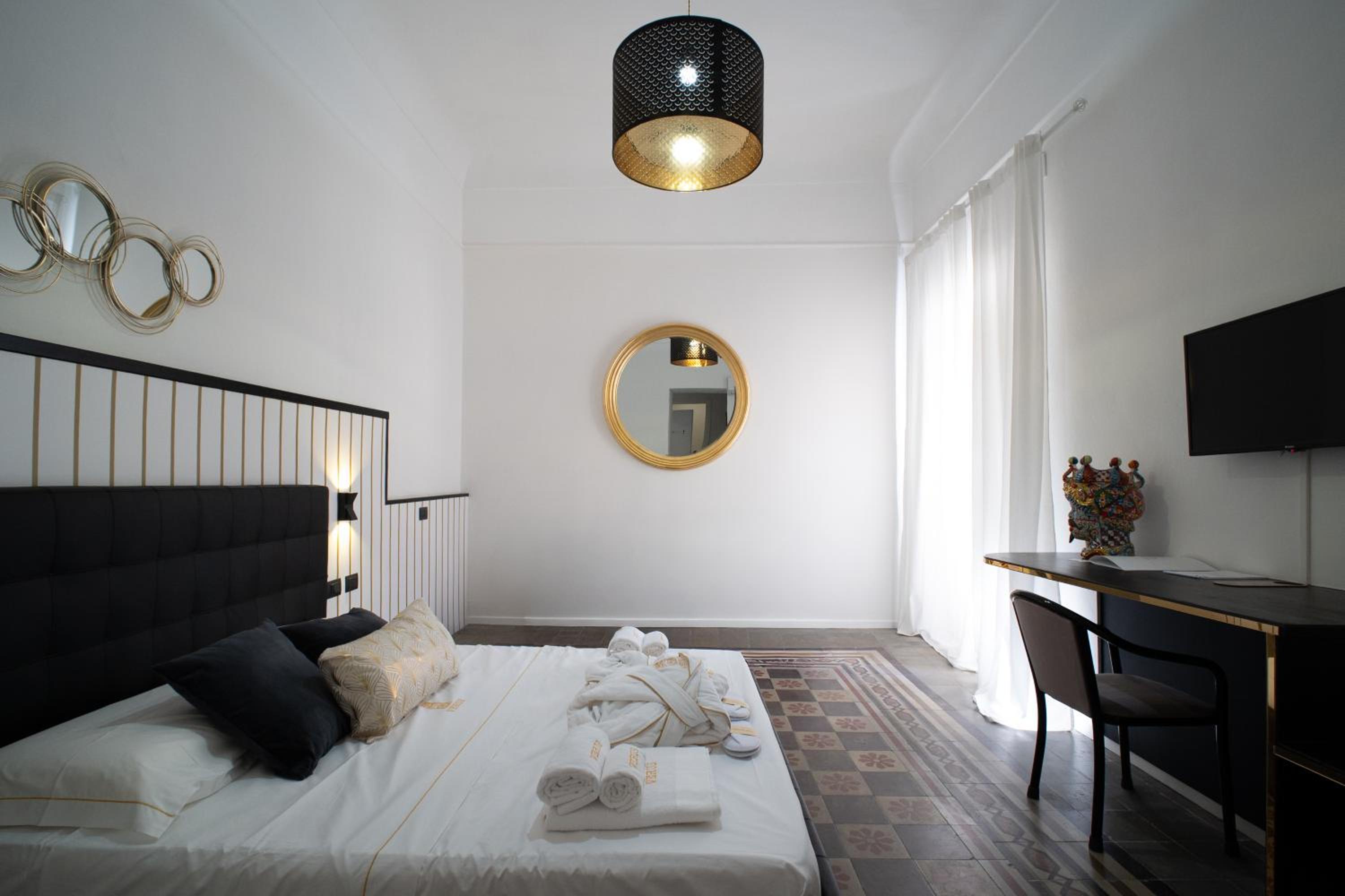 Standard Double Room - Photo 4