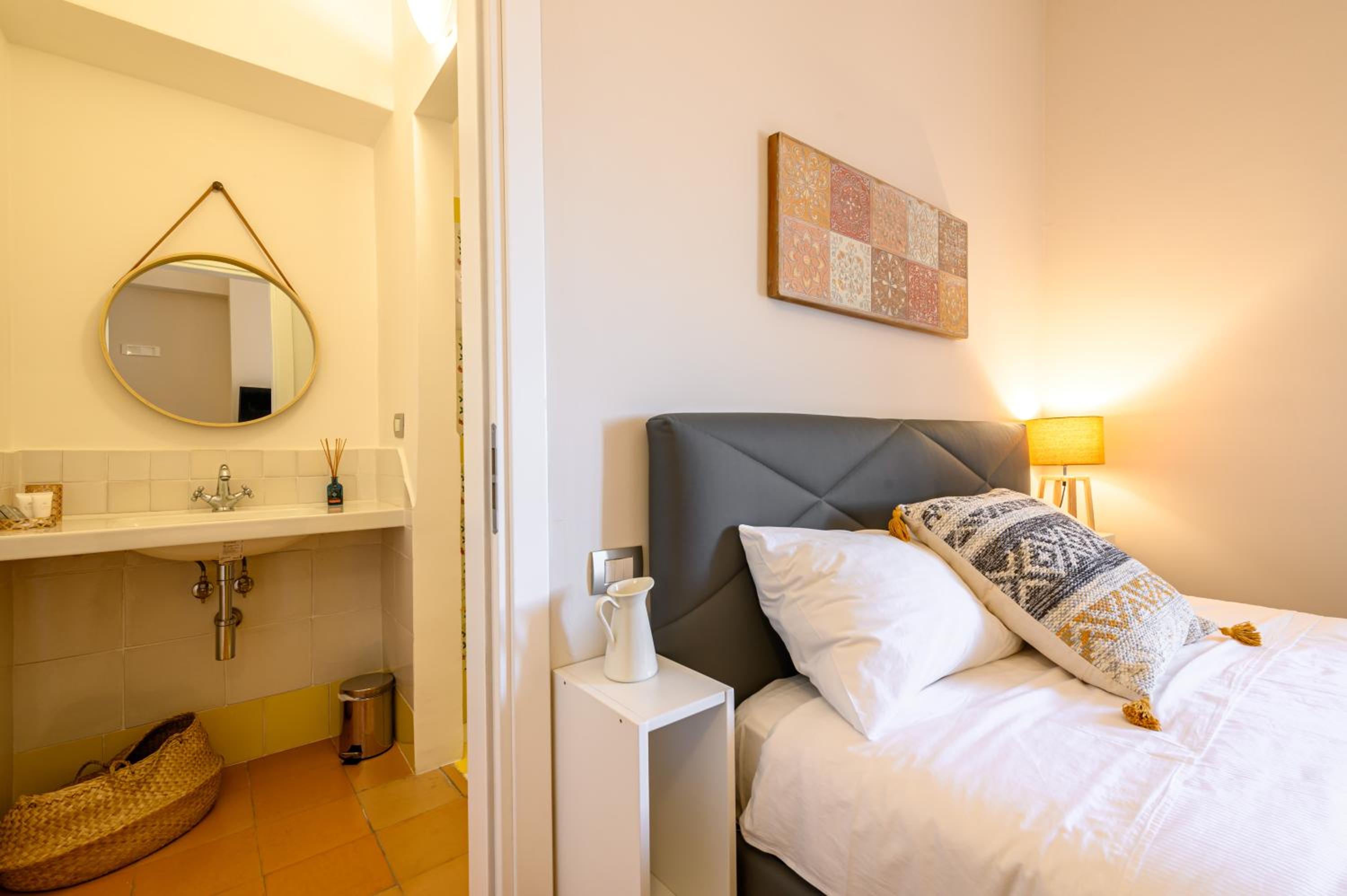 Standard Double Room photo 3