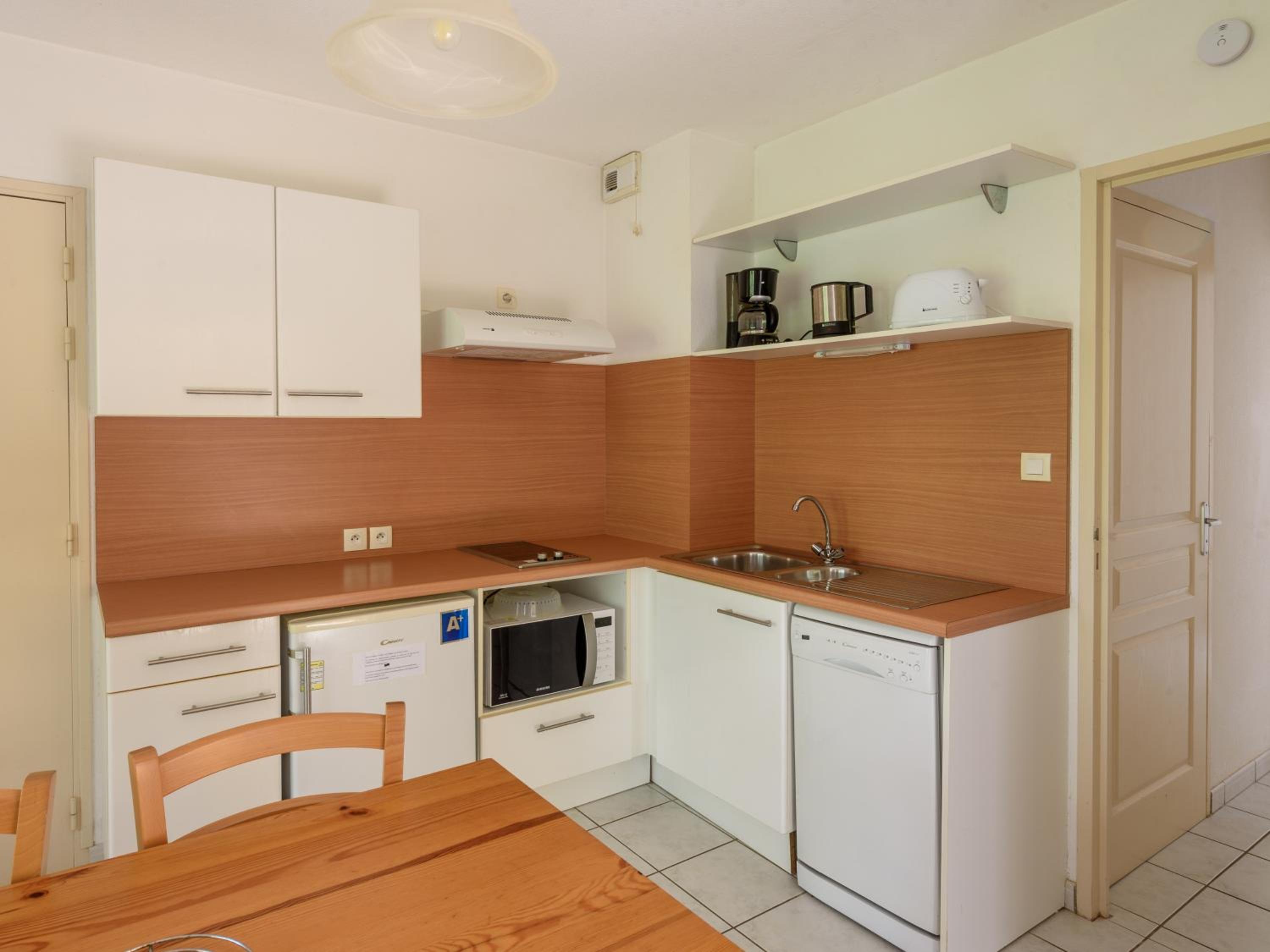 One-Bedroom Apartment photo 2