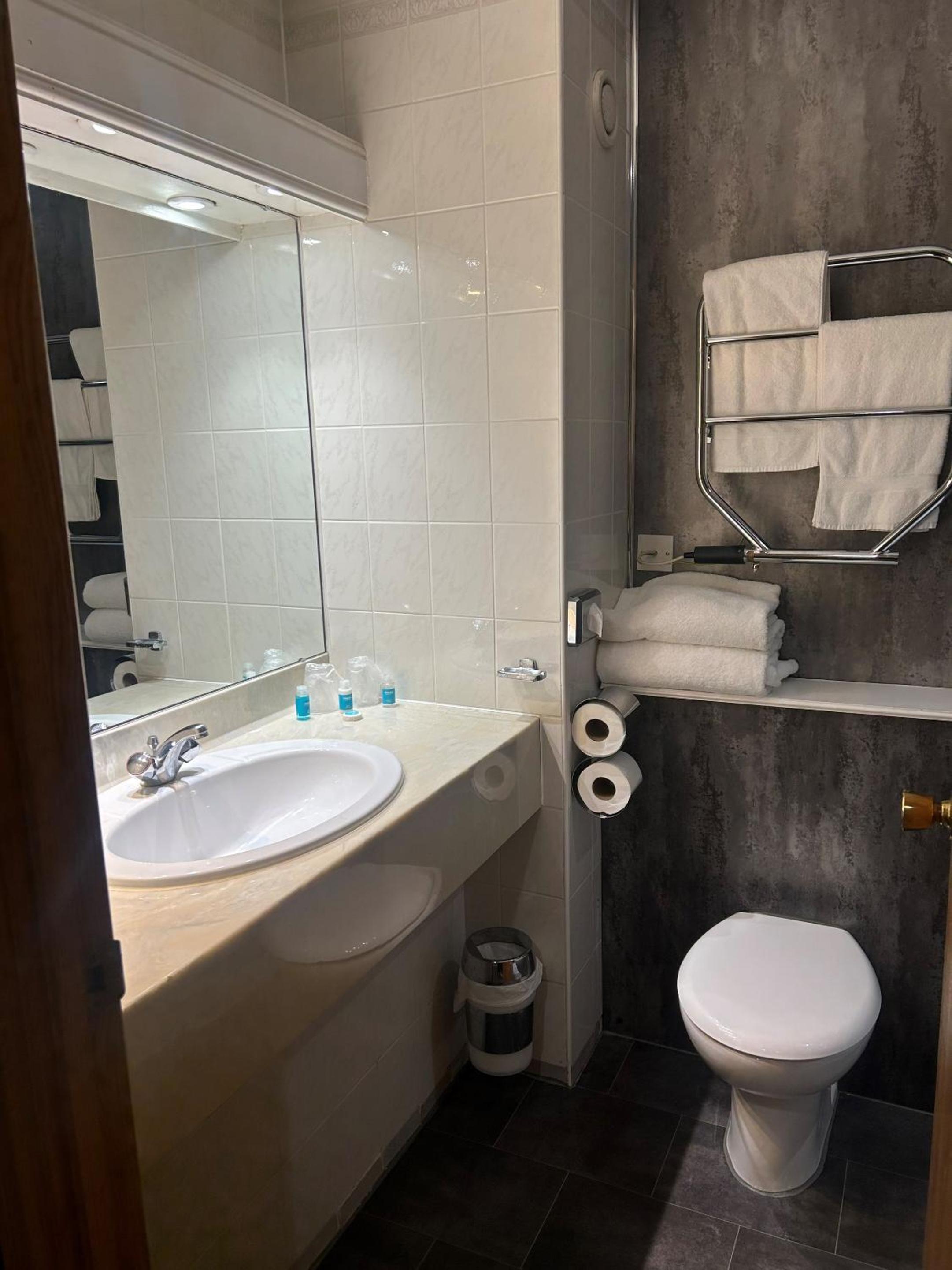Superior King Room - Photo 1