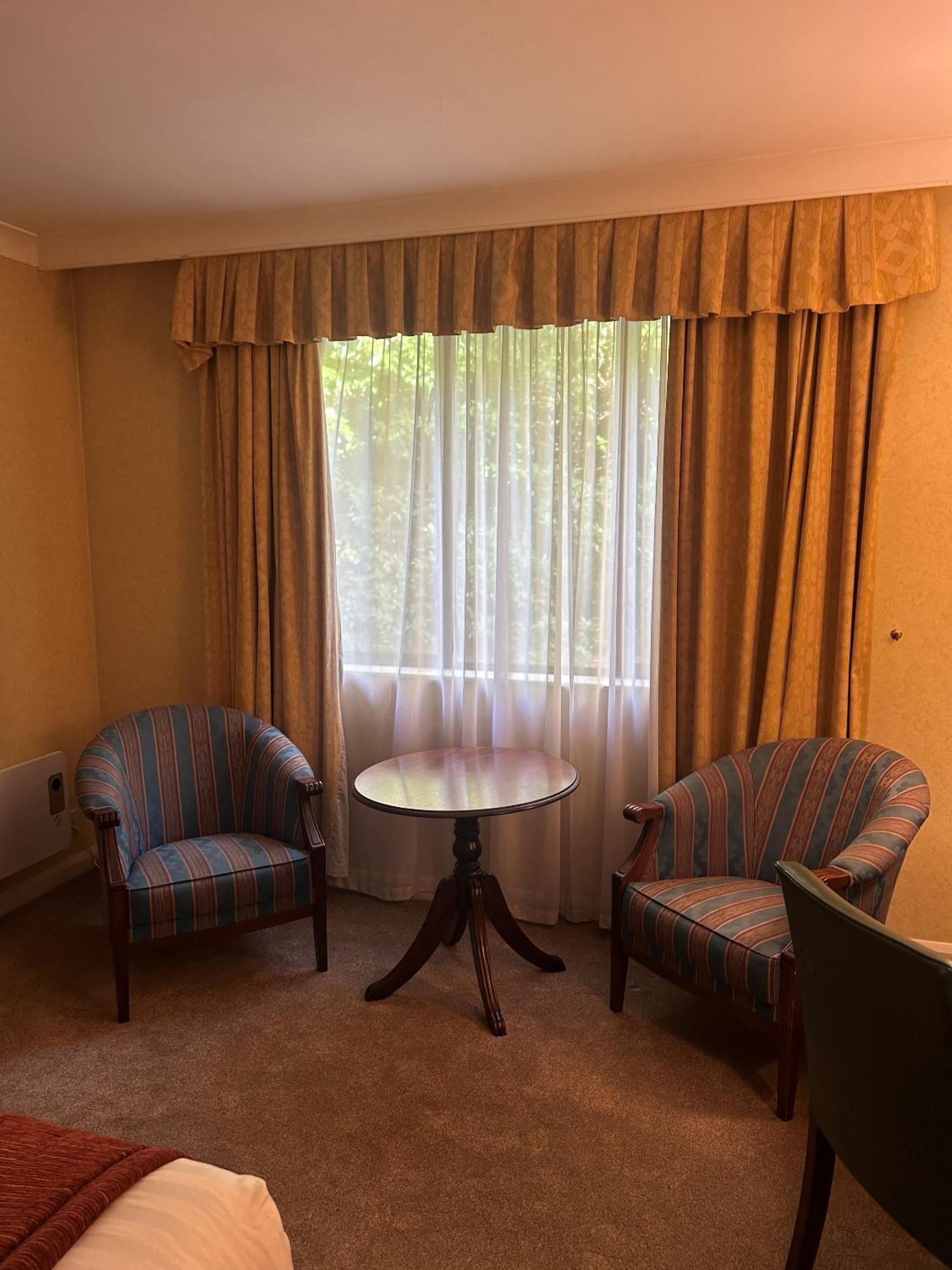 Superior King Room - Photo 7