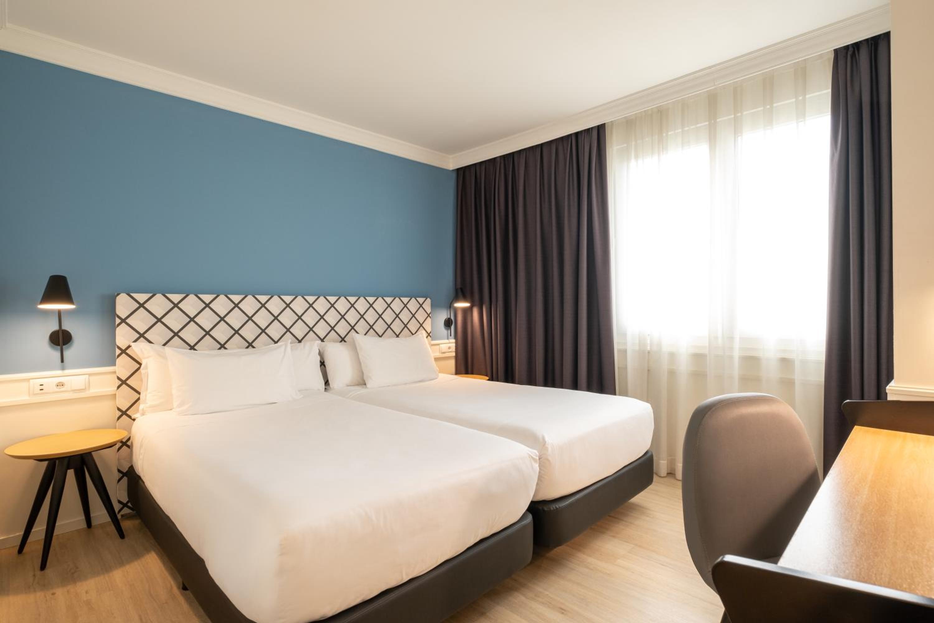 Deluxe Room - Photo 4
