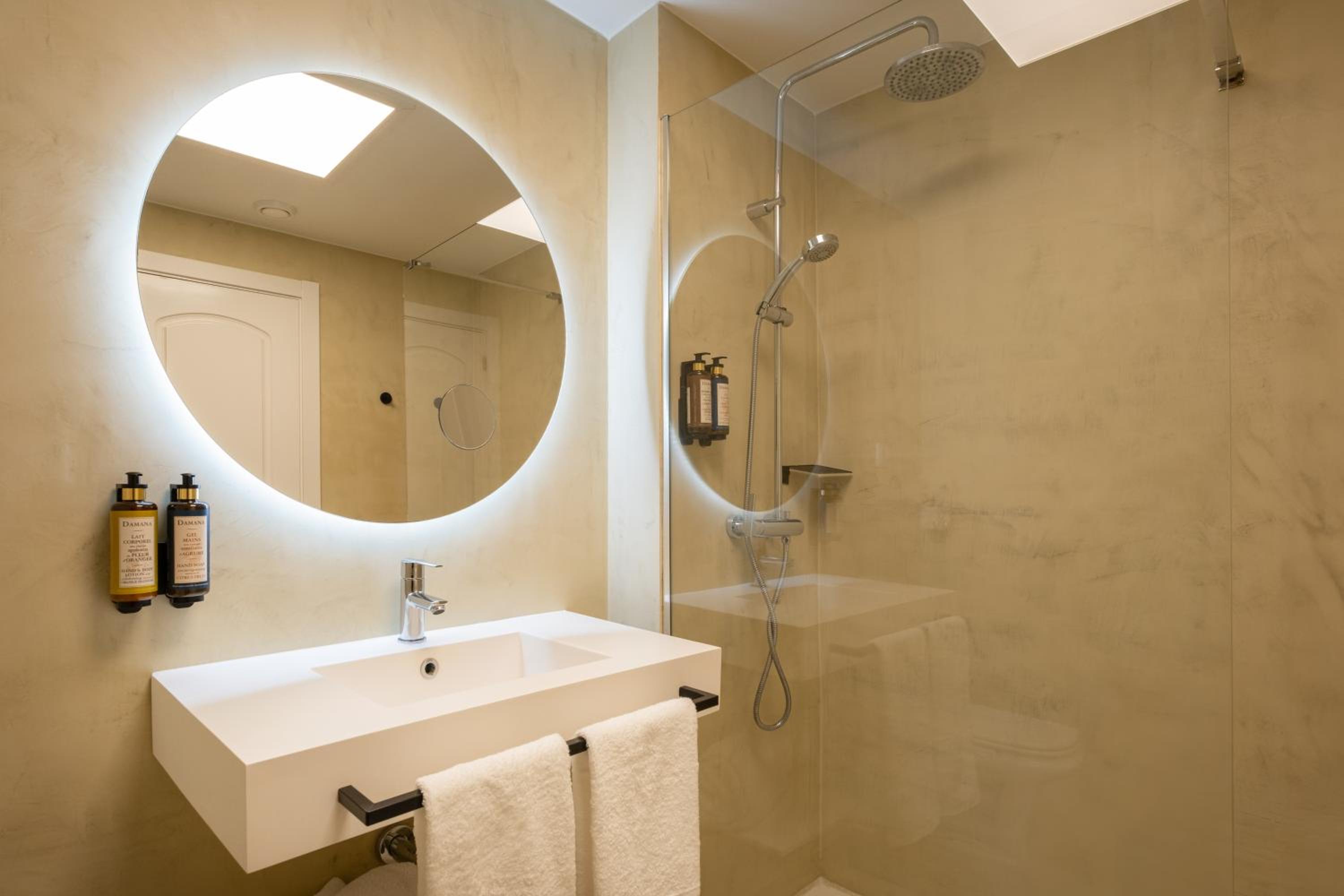 Deluxe Double Room with Sea View - Photo 1