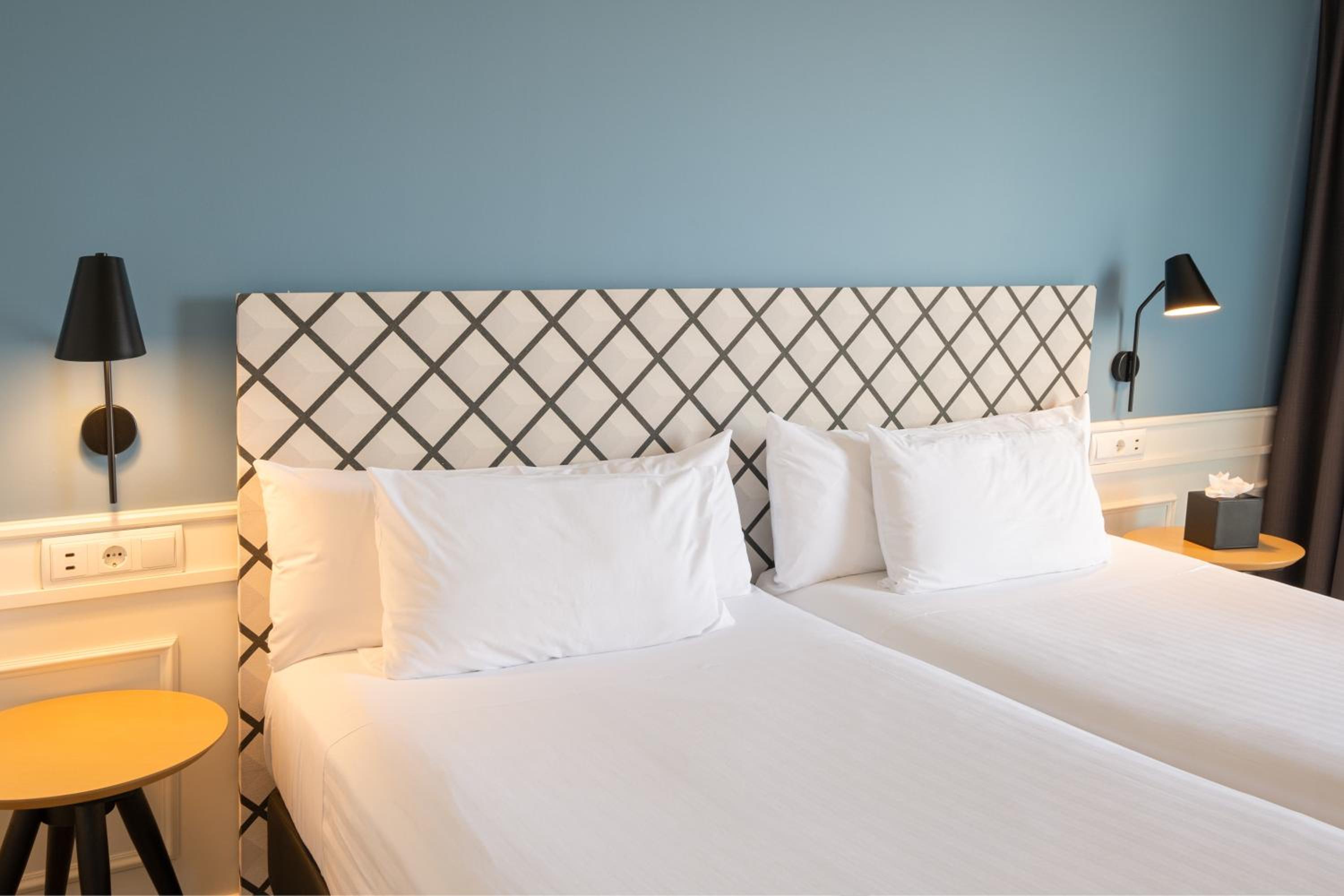 Deluxe Double Room with Sea View - Photo 2