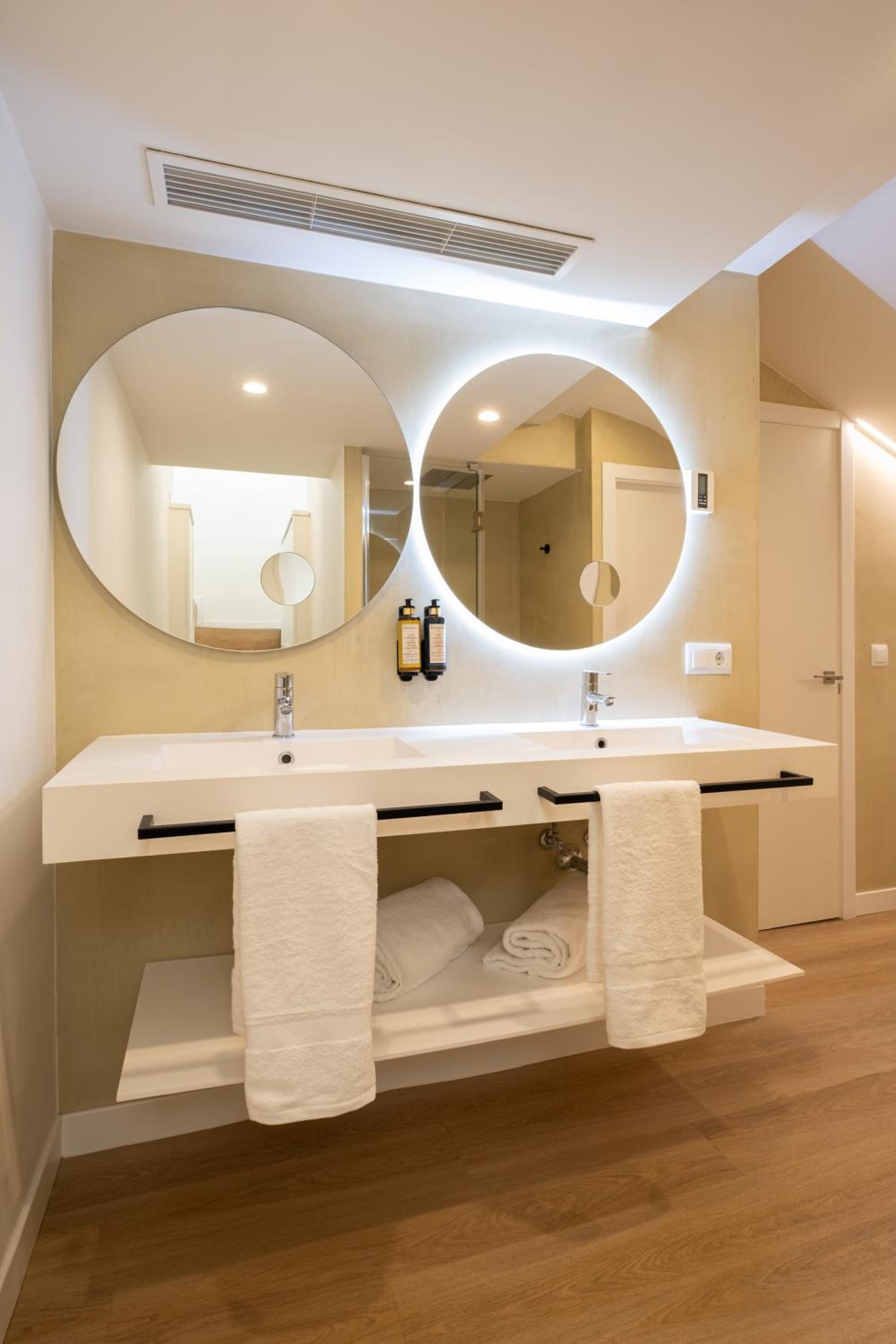 Suite with Sea View - Photo 5