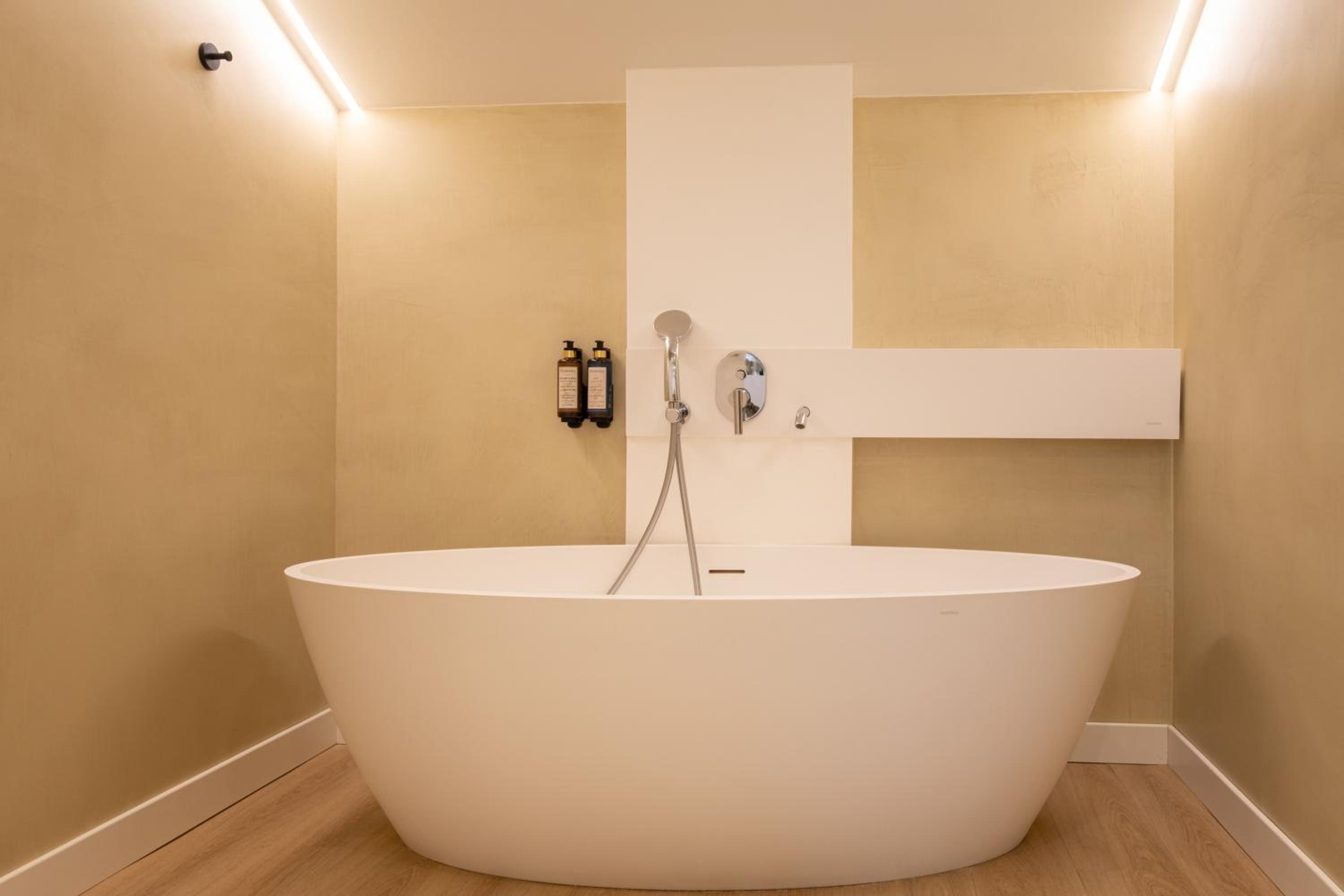 Suite with Sea View - Photo 7