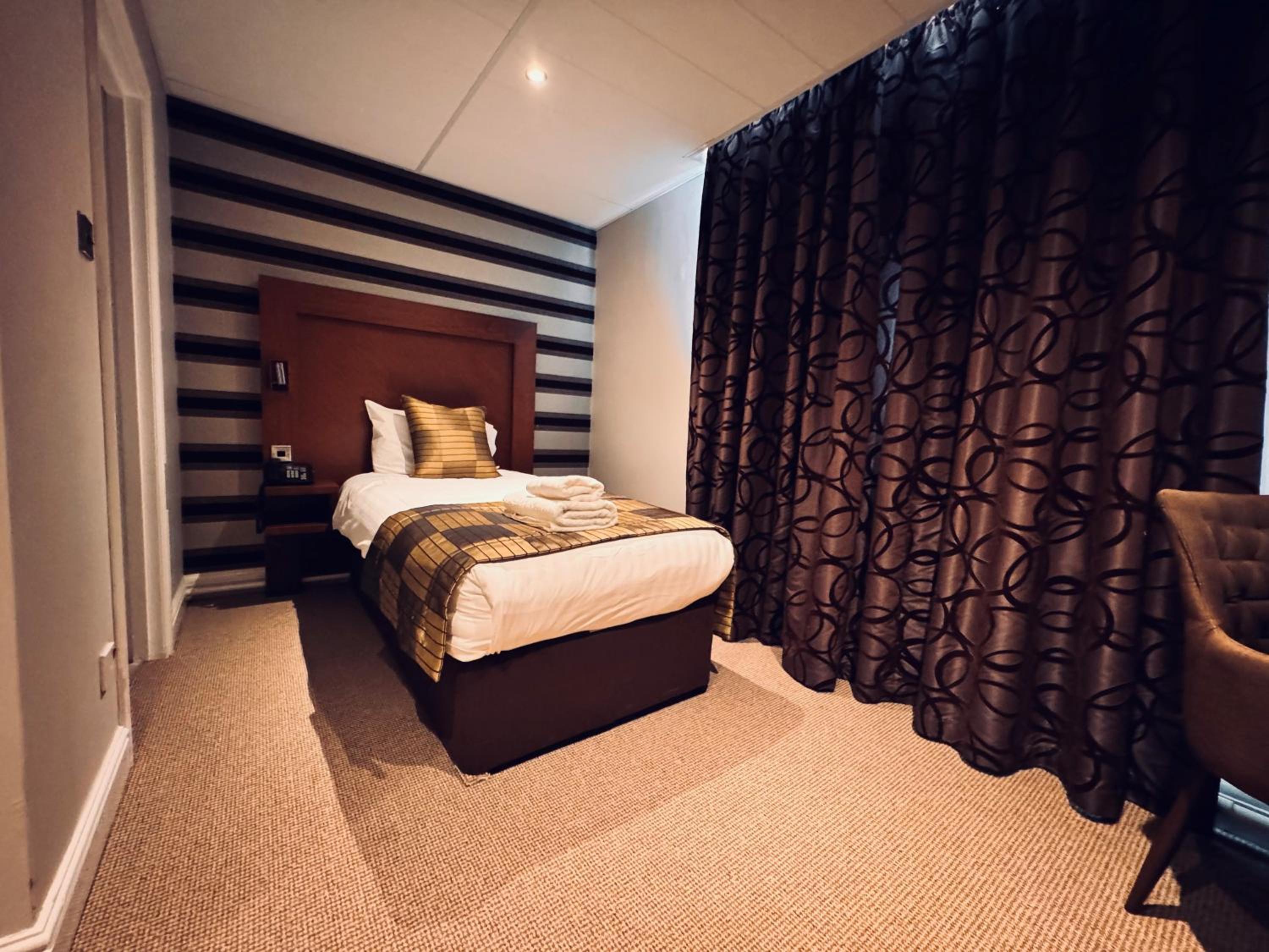 Single Room photo 3