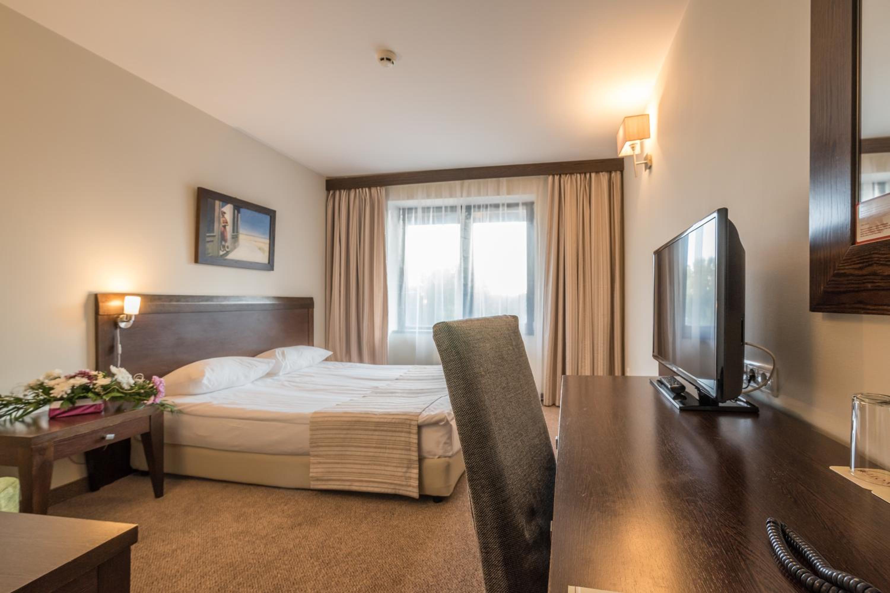 Standard  Double Room with Free Spa Access  photo 2