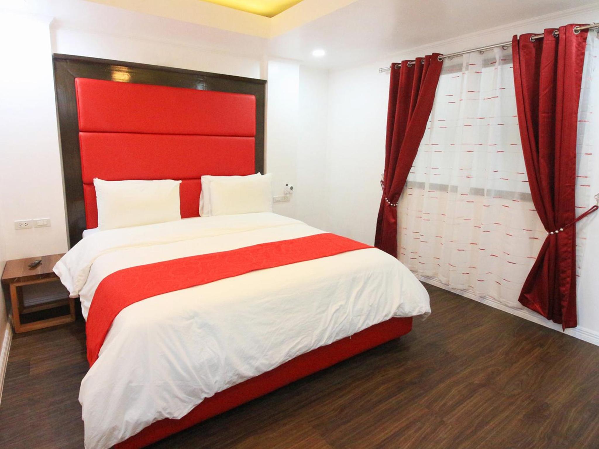 Standard King Room - Photo 4