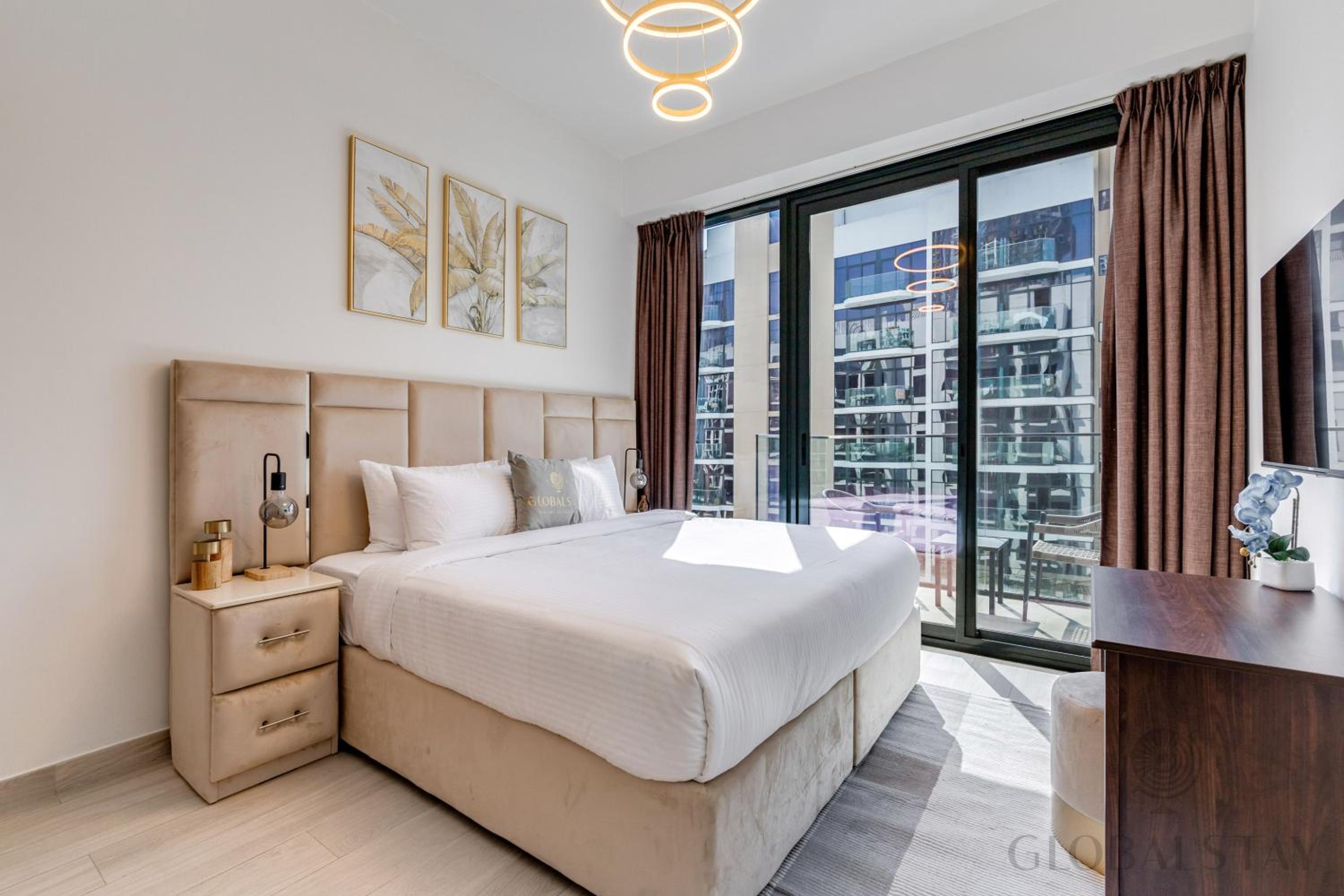 One-Bedroom Apartment with Balcony photo 2